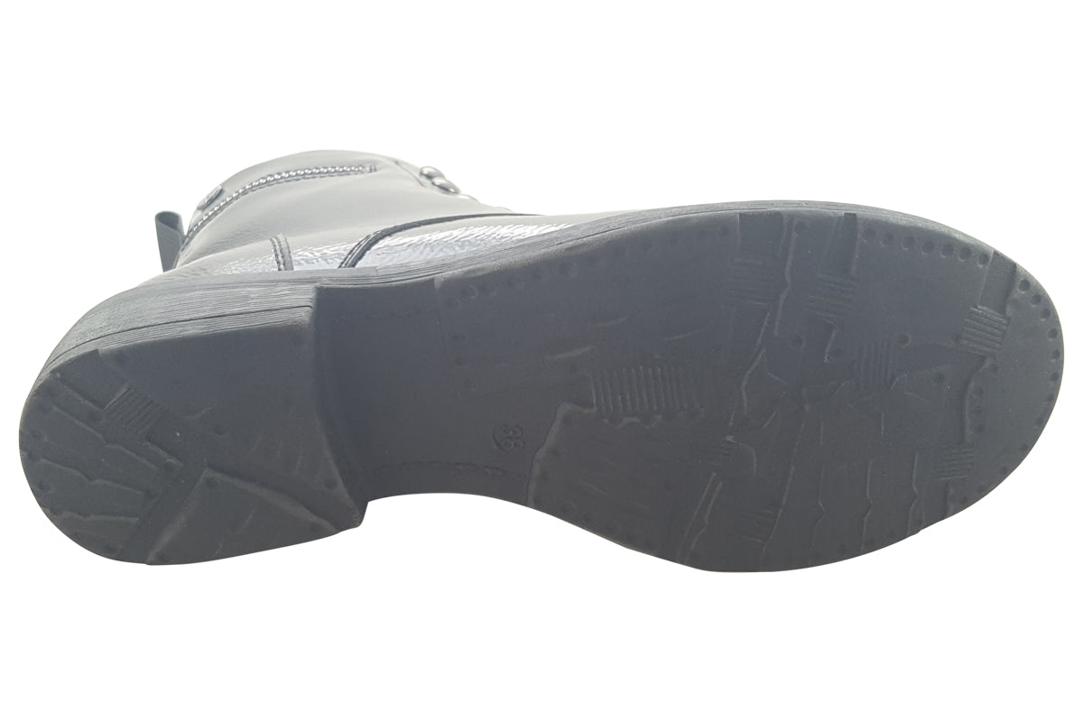 SusstCooper24Black_4