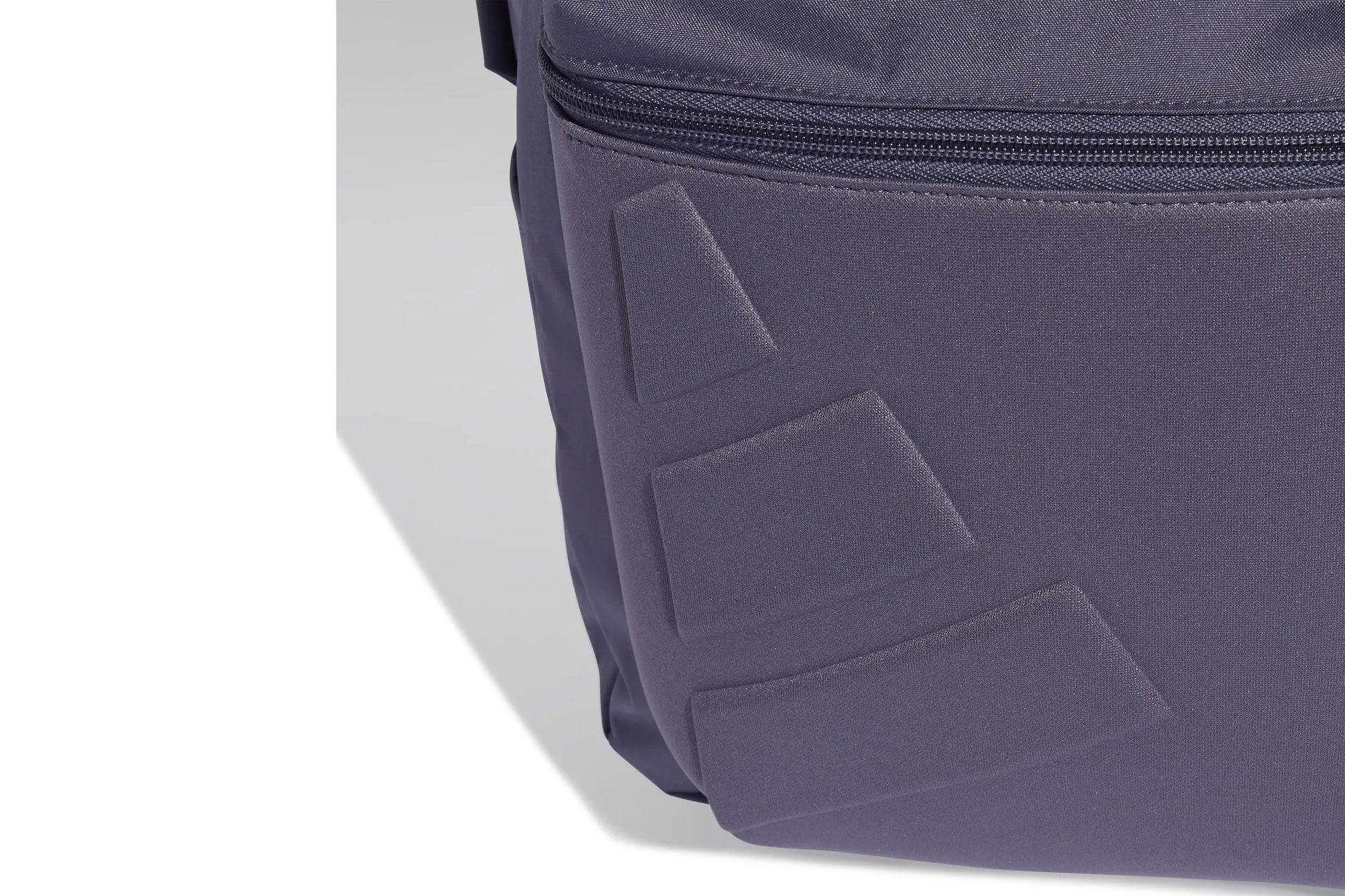 adidas-jy1000-emboss-backpakc-previo-close