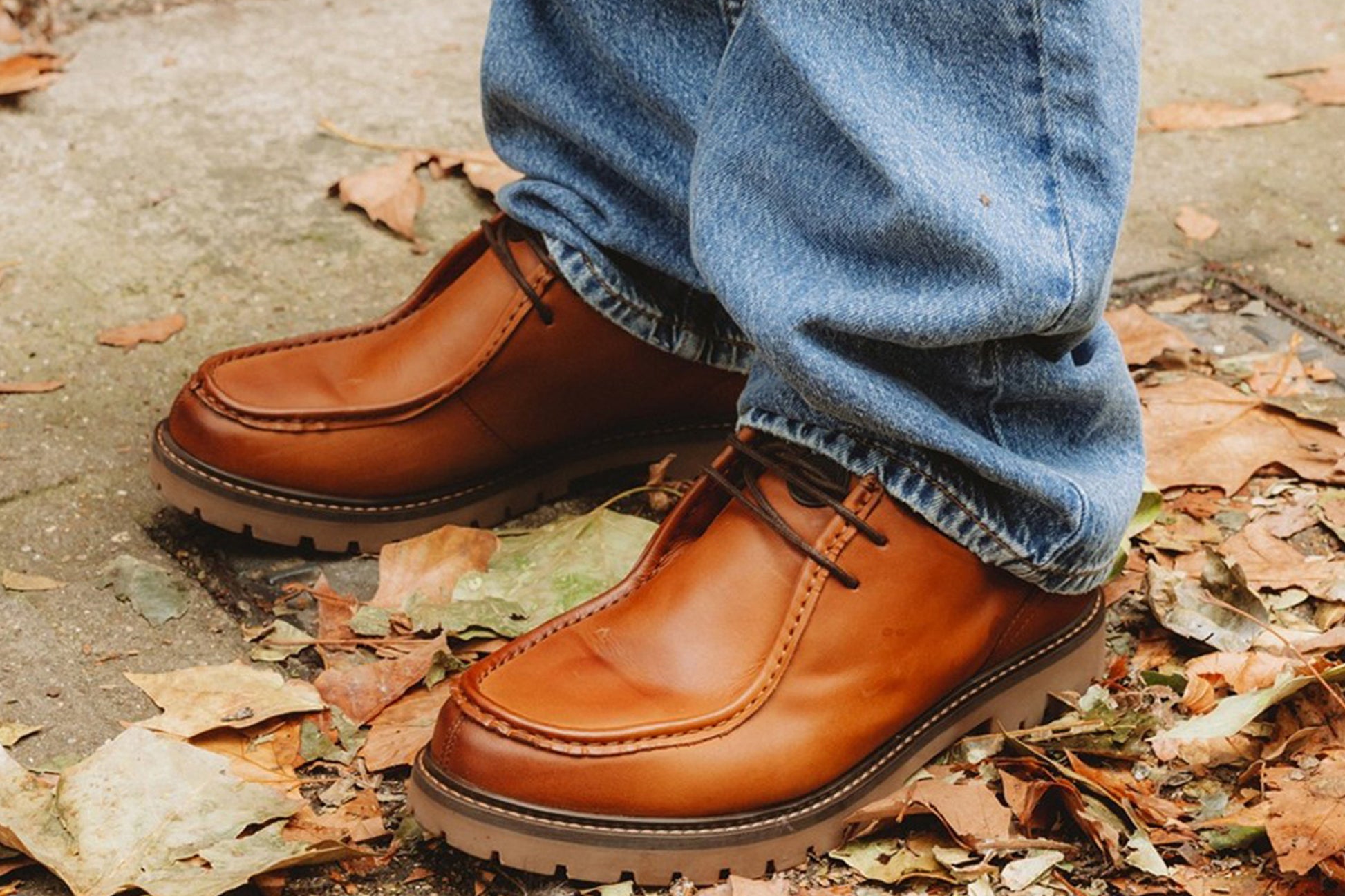 base-london-carbon-tan-mens-classic-lace-shoes-lifestyle