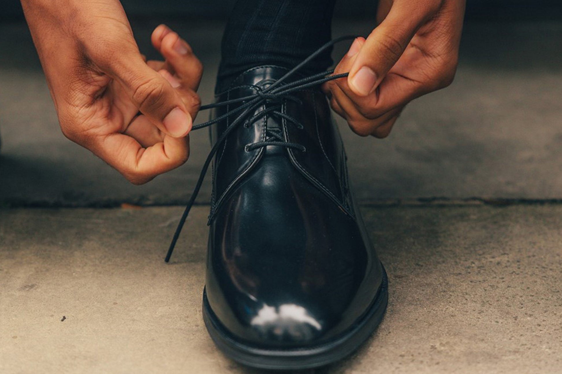 base-london-edison-high-shine-black-mens-classic-lace-shoes-lifestyle