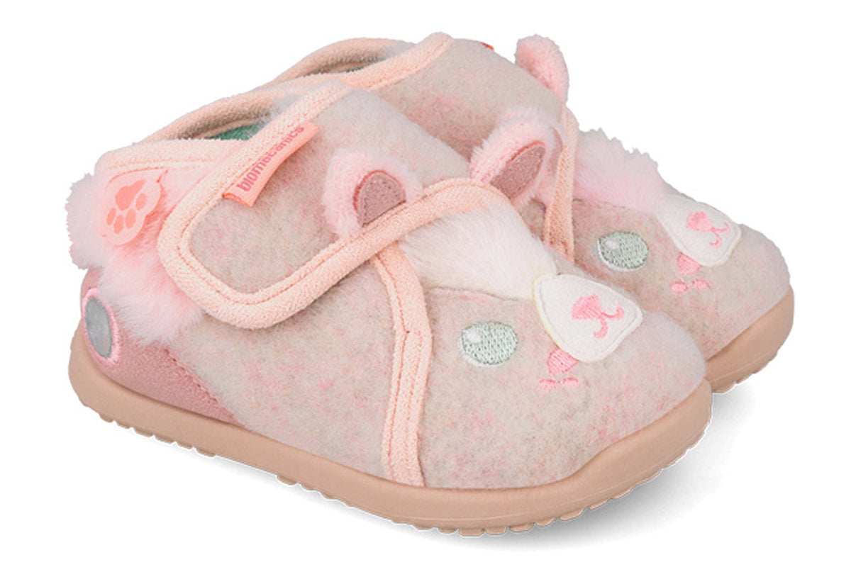biomecanics-maggie-261186-b-girls-slippers-pink-right-pair