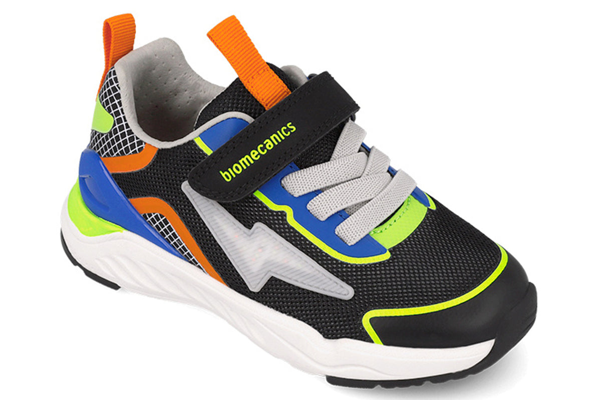 biomecanics-magnus-261271-a-boys-trainers-black-multi-right-angle