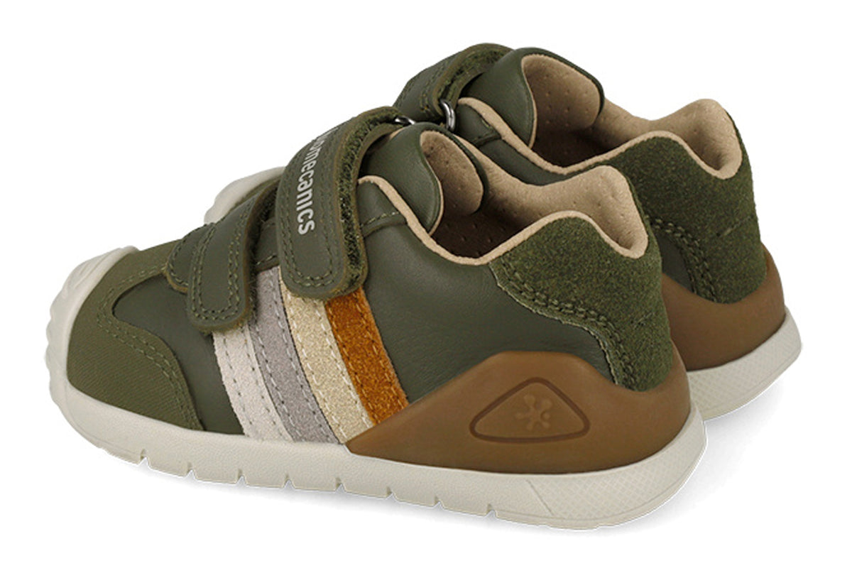 Biomecanics Melvin 261131-B Khaki Boys First Shoes