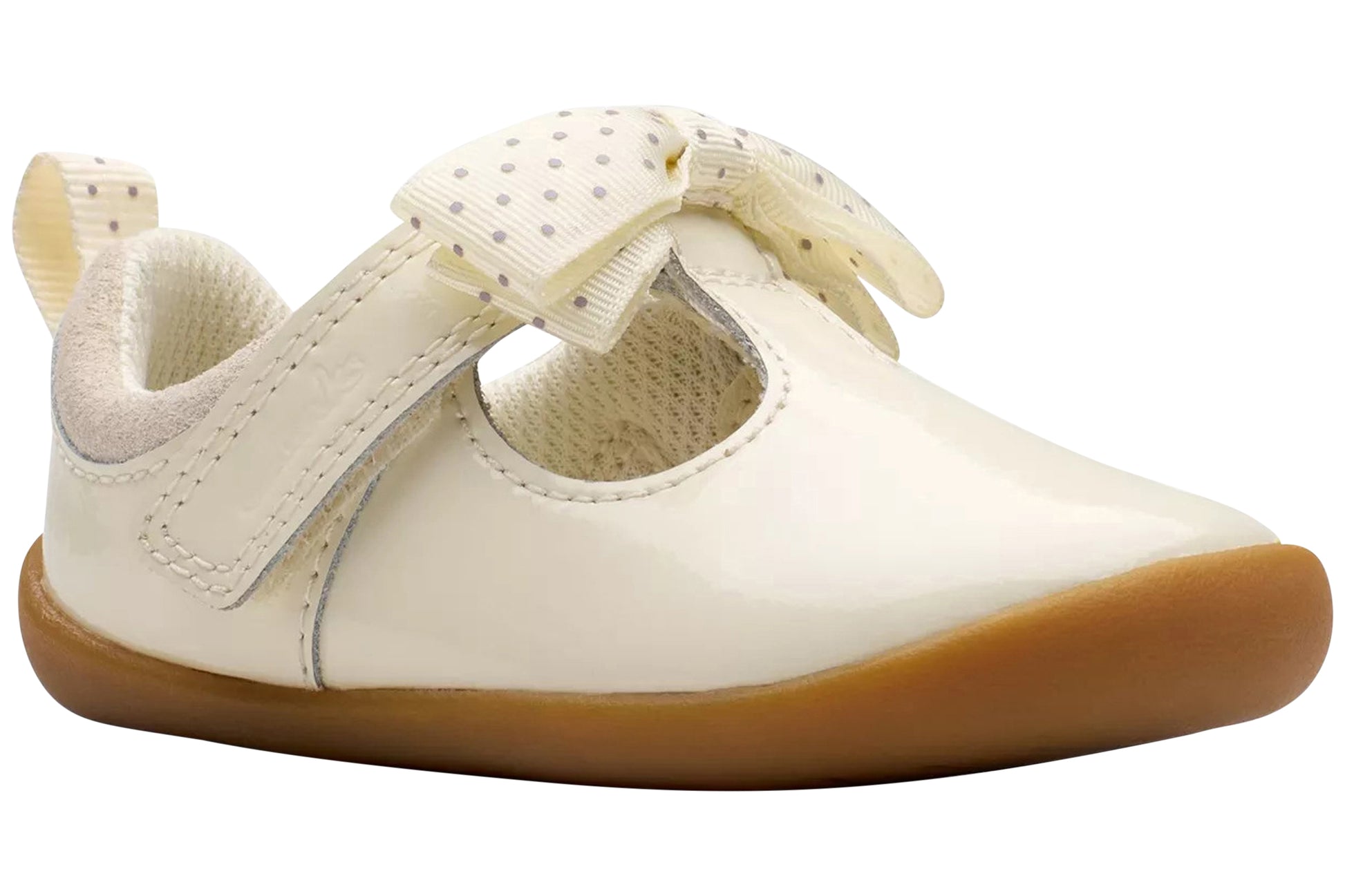 clarks-roamer-trim-t-girls-shoes-off-white-right-angle_e2f12a0f-f13d-463e-9c22-6eb5f09b8f94