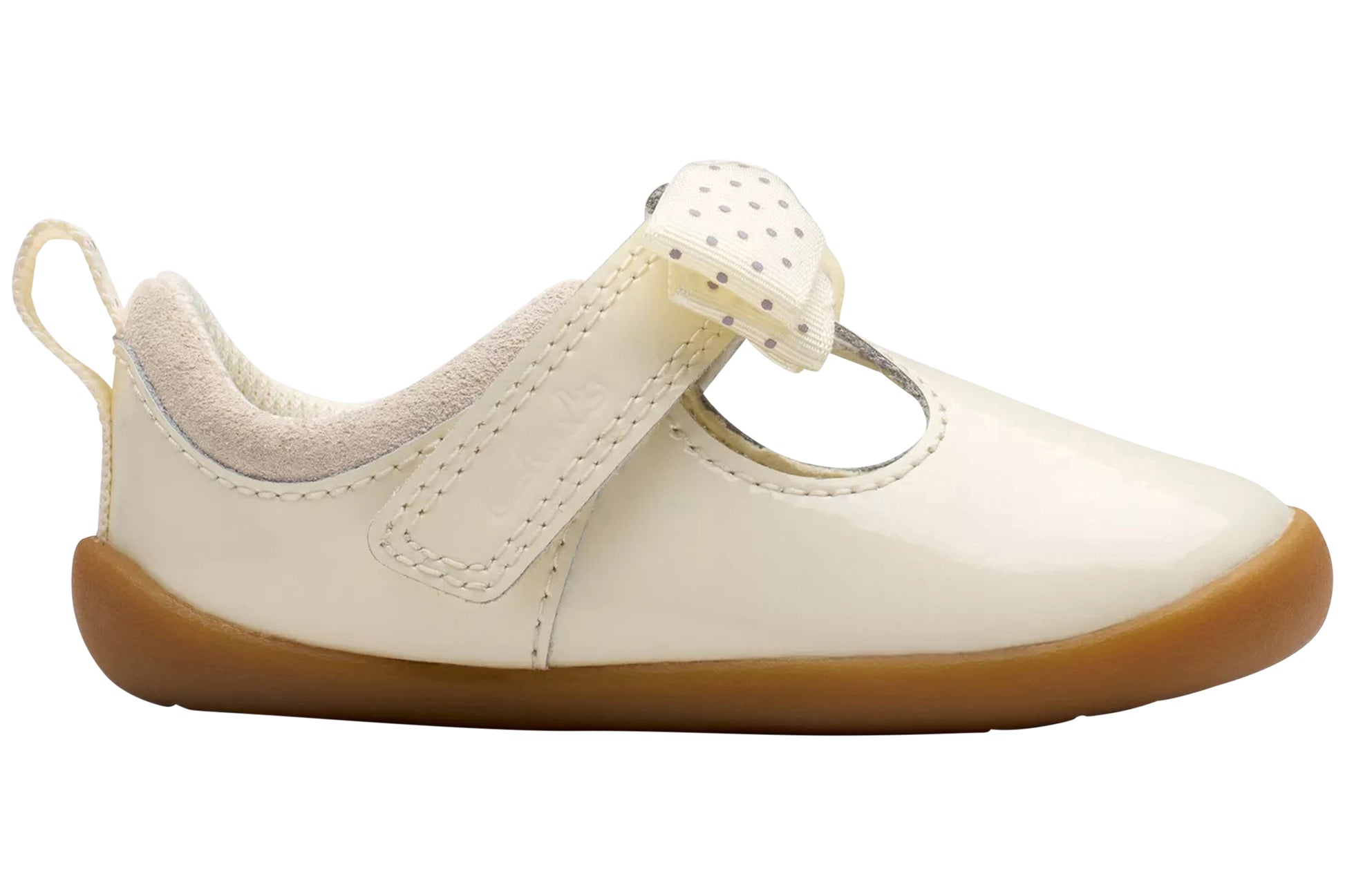 clarks-roamer-trim-t-girls-shoes-off-white-right-flat_a9efa237-a0cf-43e4-b3e7-b77dfbc9c151
