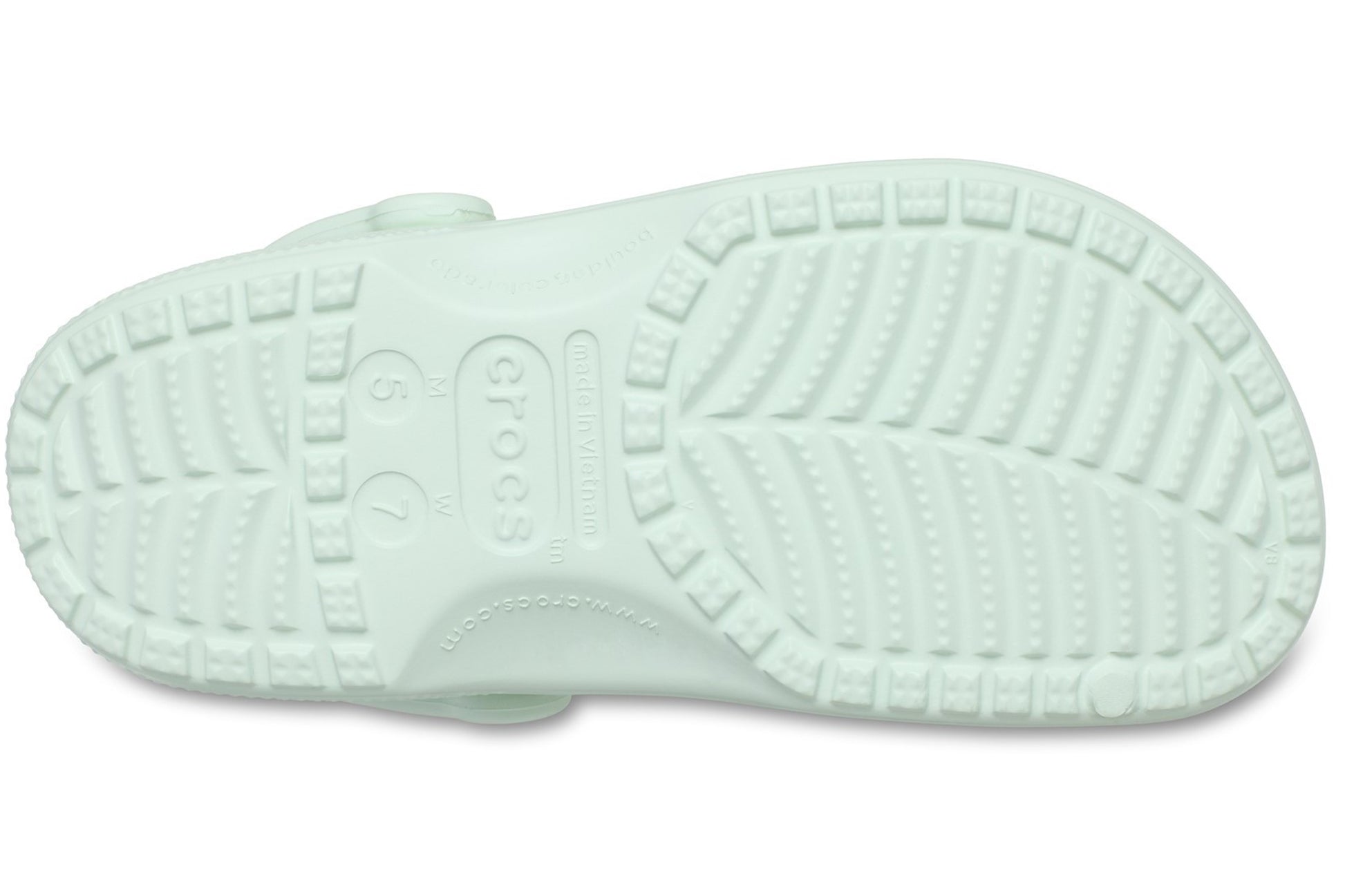 crocs-classic-clog-mint-tint-unisex-beach-sole