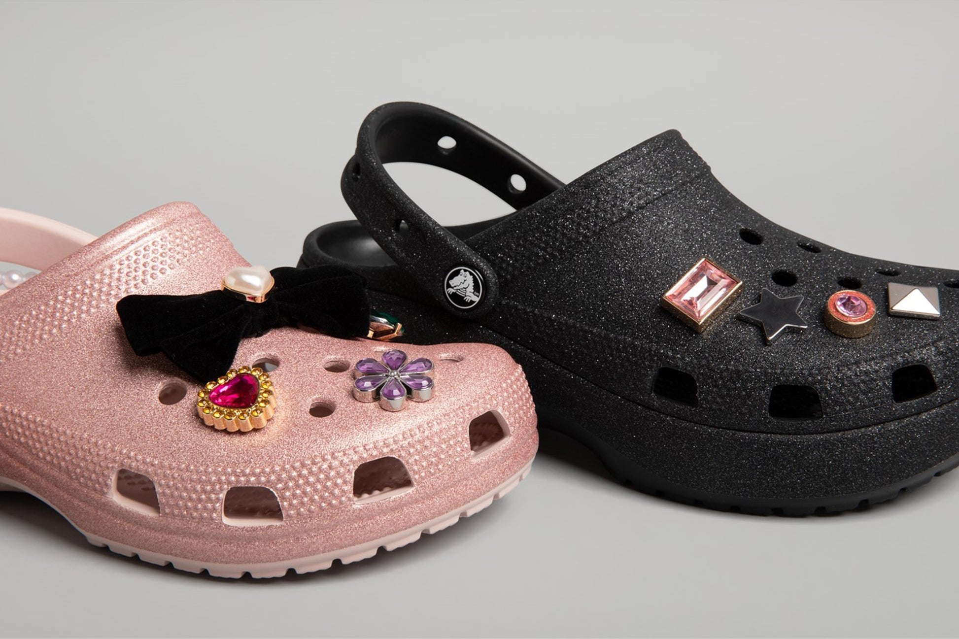 crocs-classic-glitter-clog-quartz-unisex-sandal-gibbits