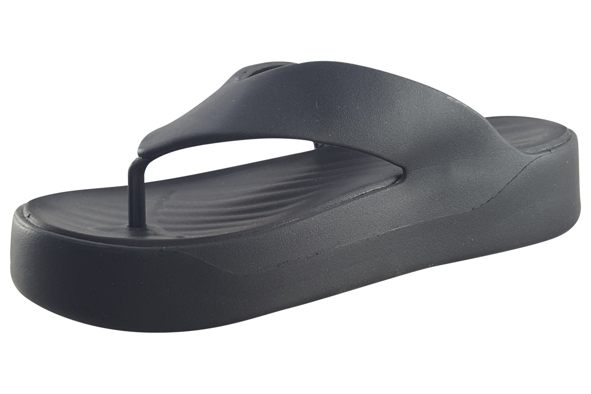 crocs getaway platform flip 209410 black left
