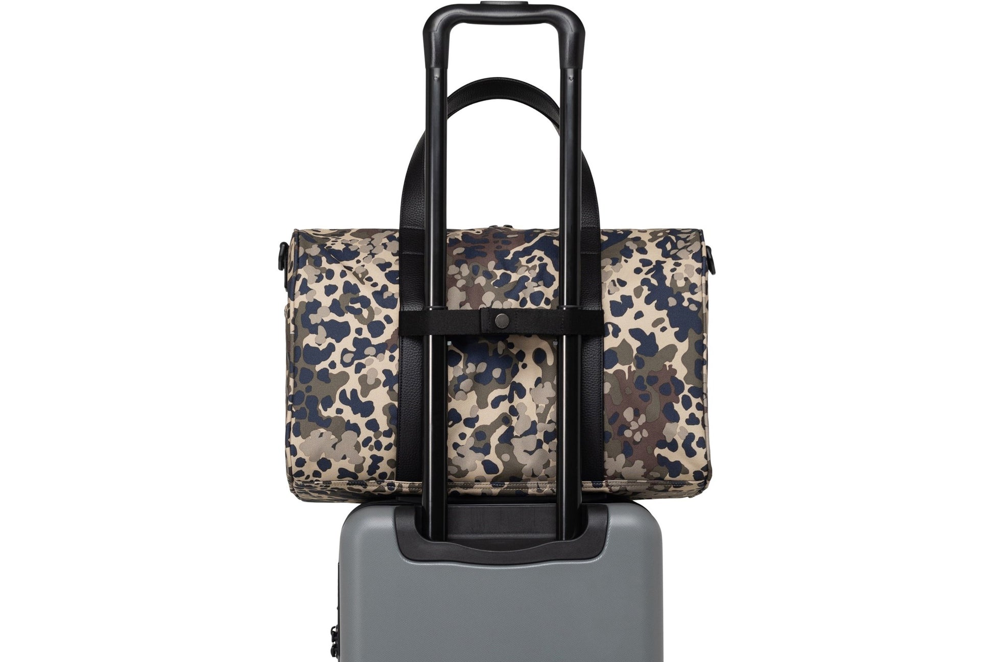 herschel-bags-novel-duffle-holdalls-terrain-camo-lifestyle
