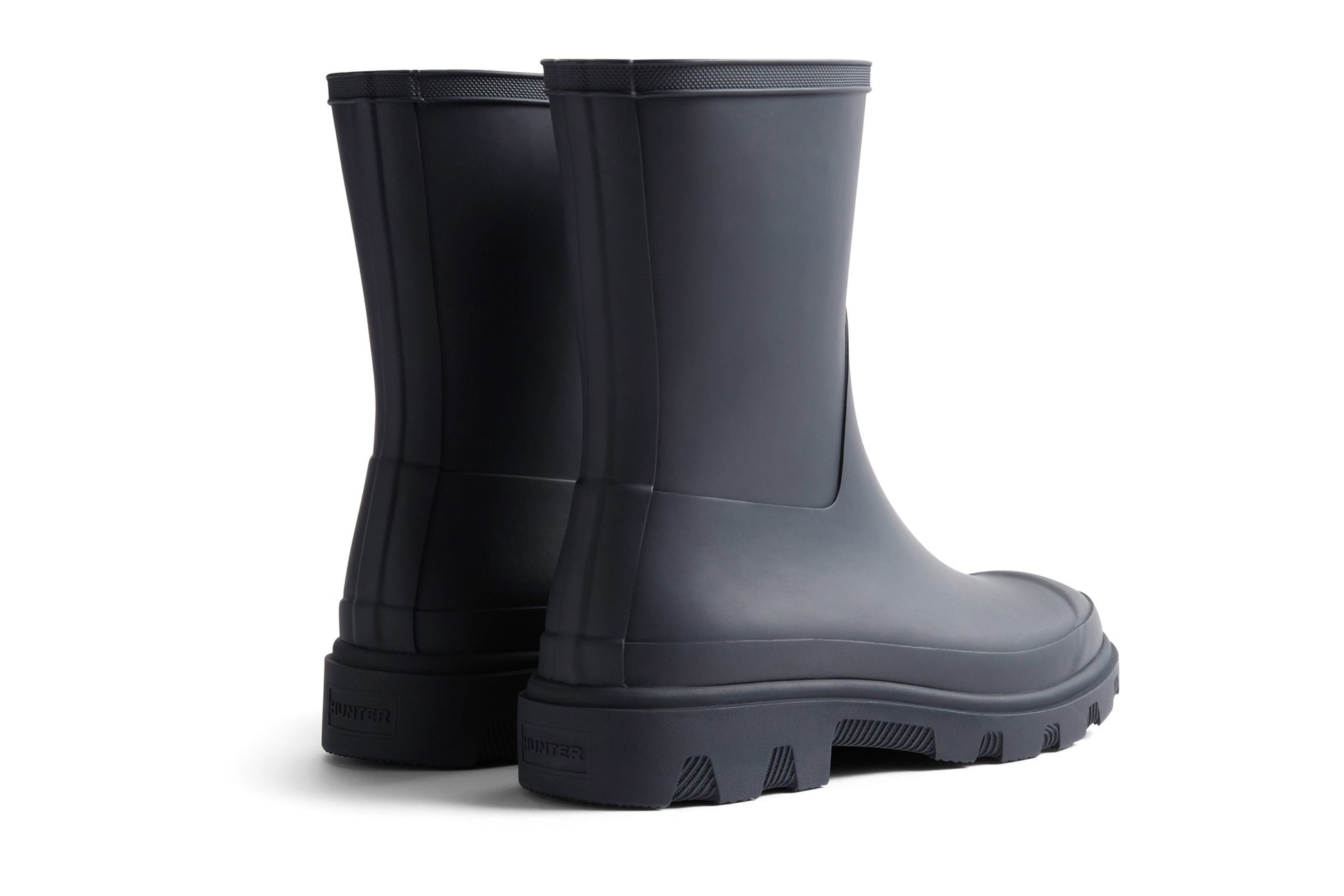 hunter-downpour-short-boot-navy_1_803765f6-3cac-4e50-91de-a0f0a1ed772d
