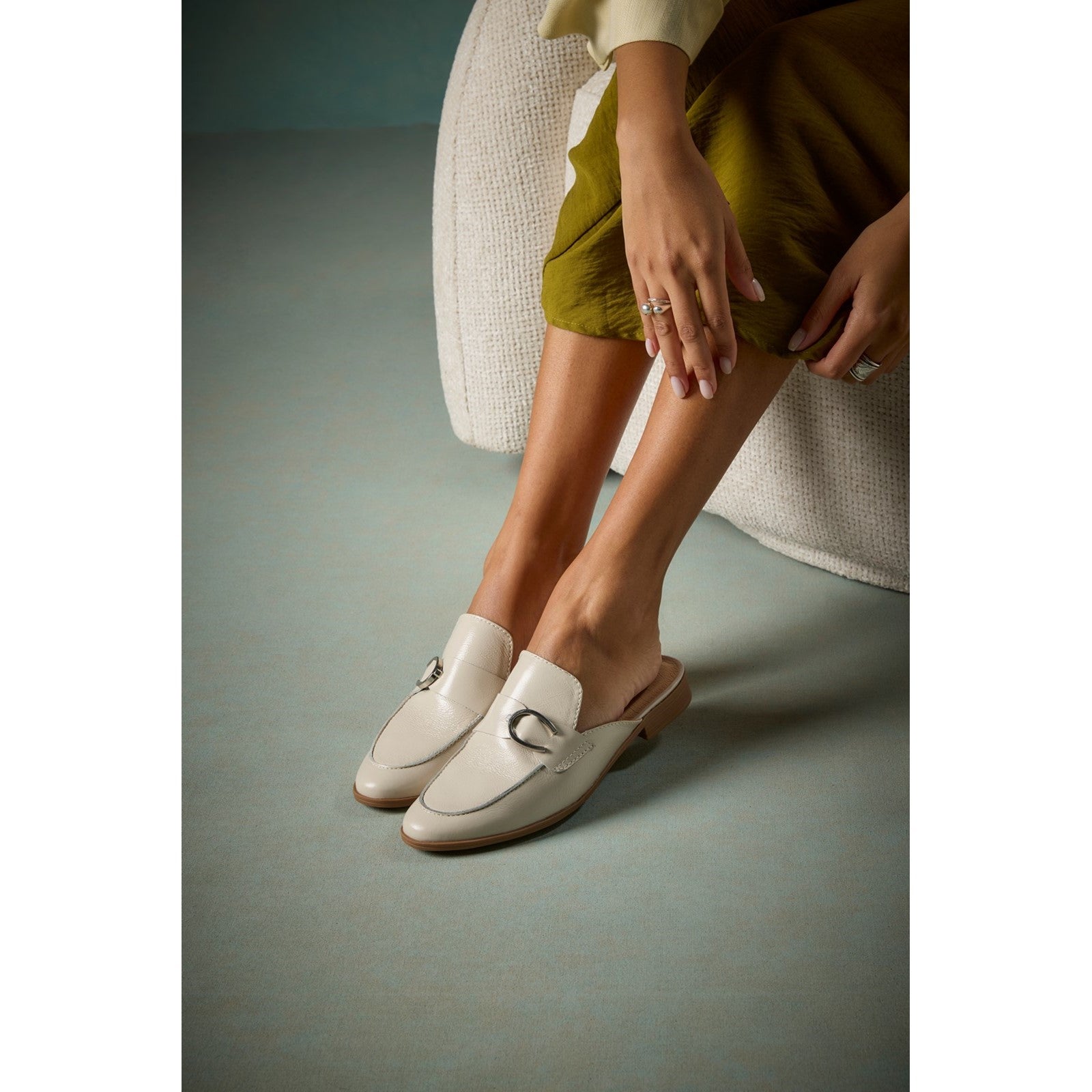 hush-puppies-calla-mule-ivory_6