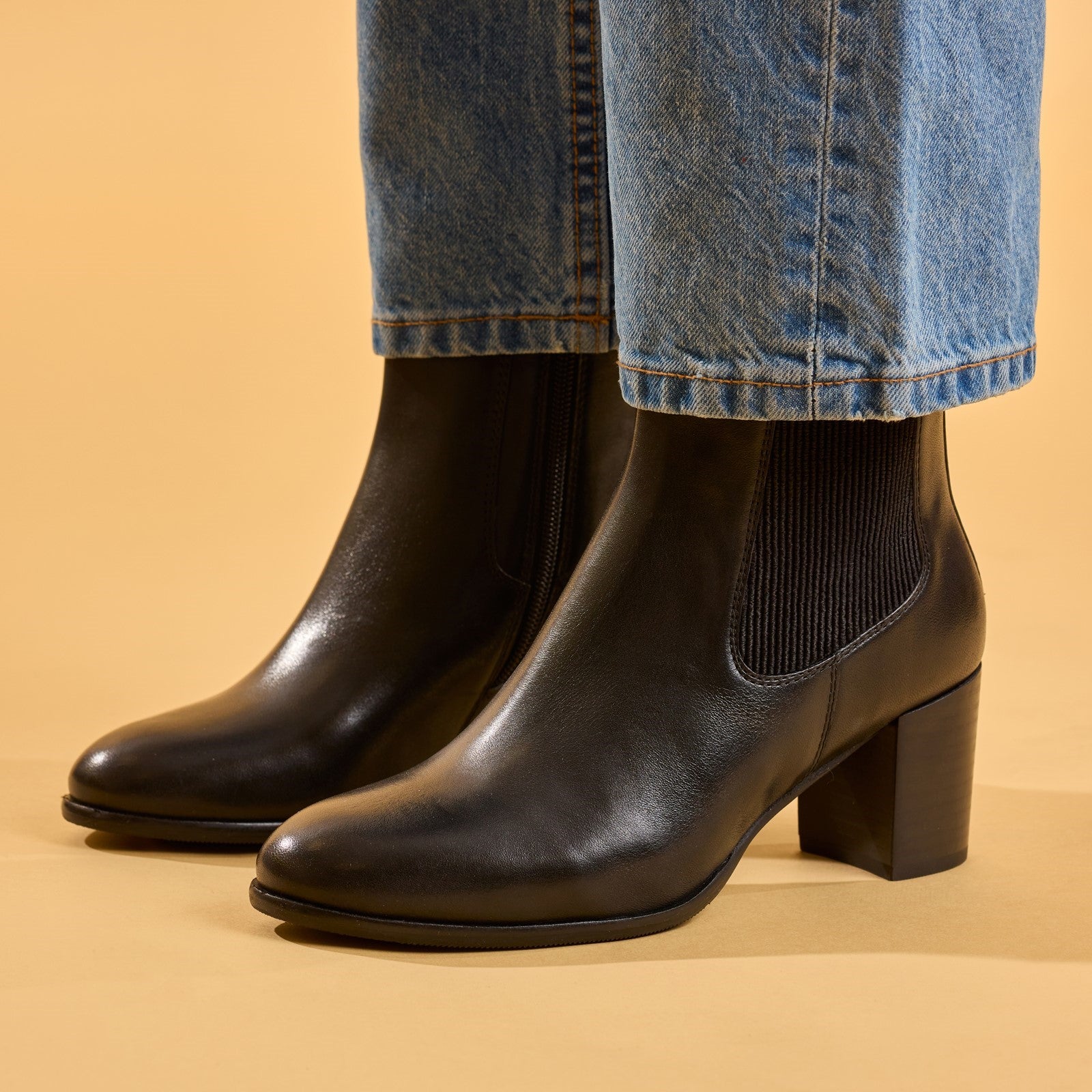 hush-puppies-camellia-heeled-boot-black_5