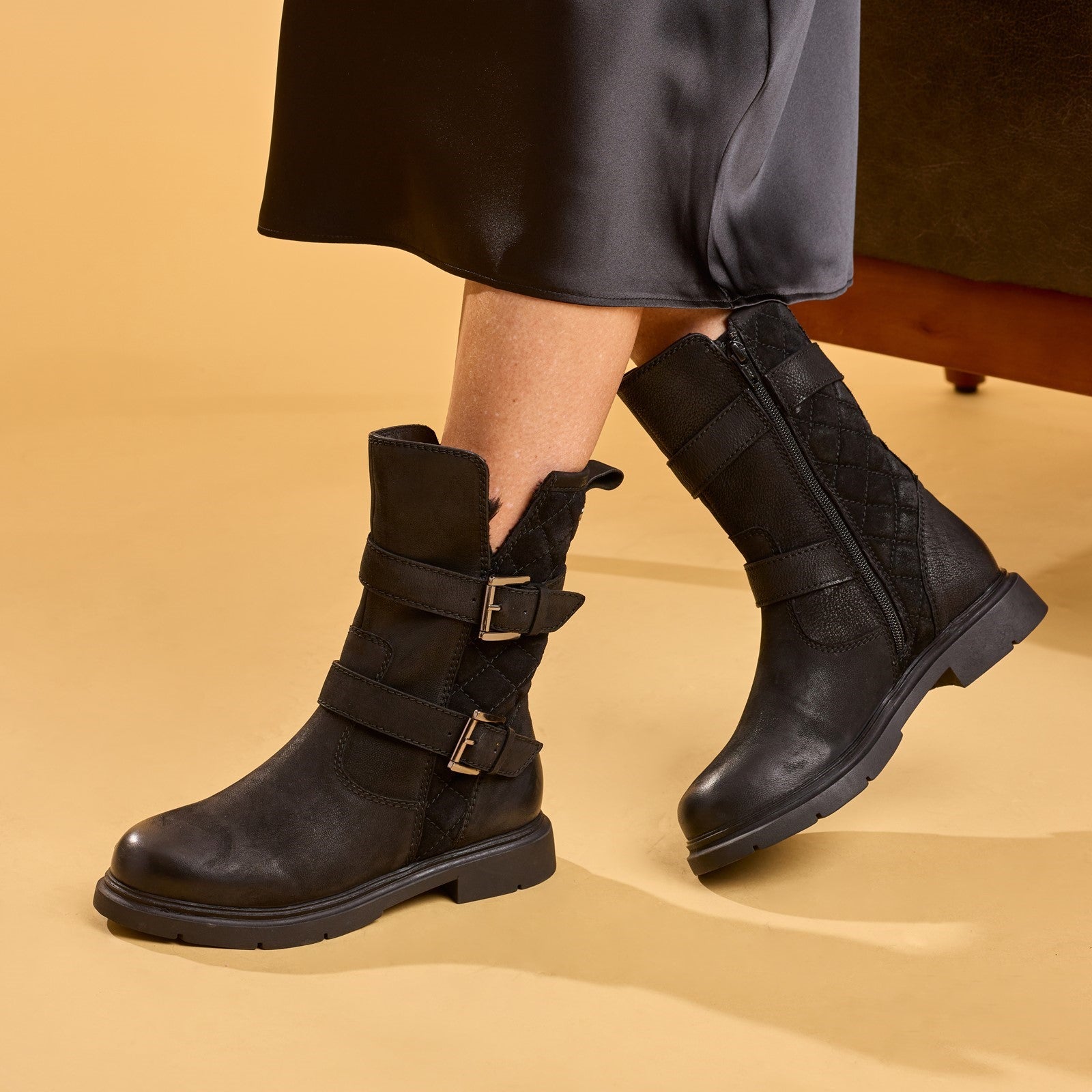 hush-puppies-celine-buckle-boot-black_7