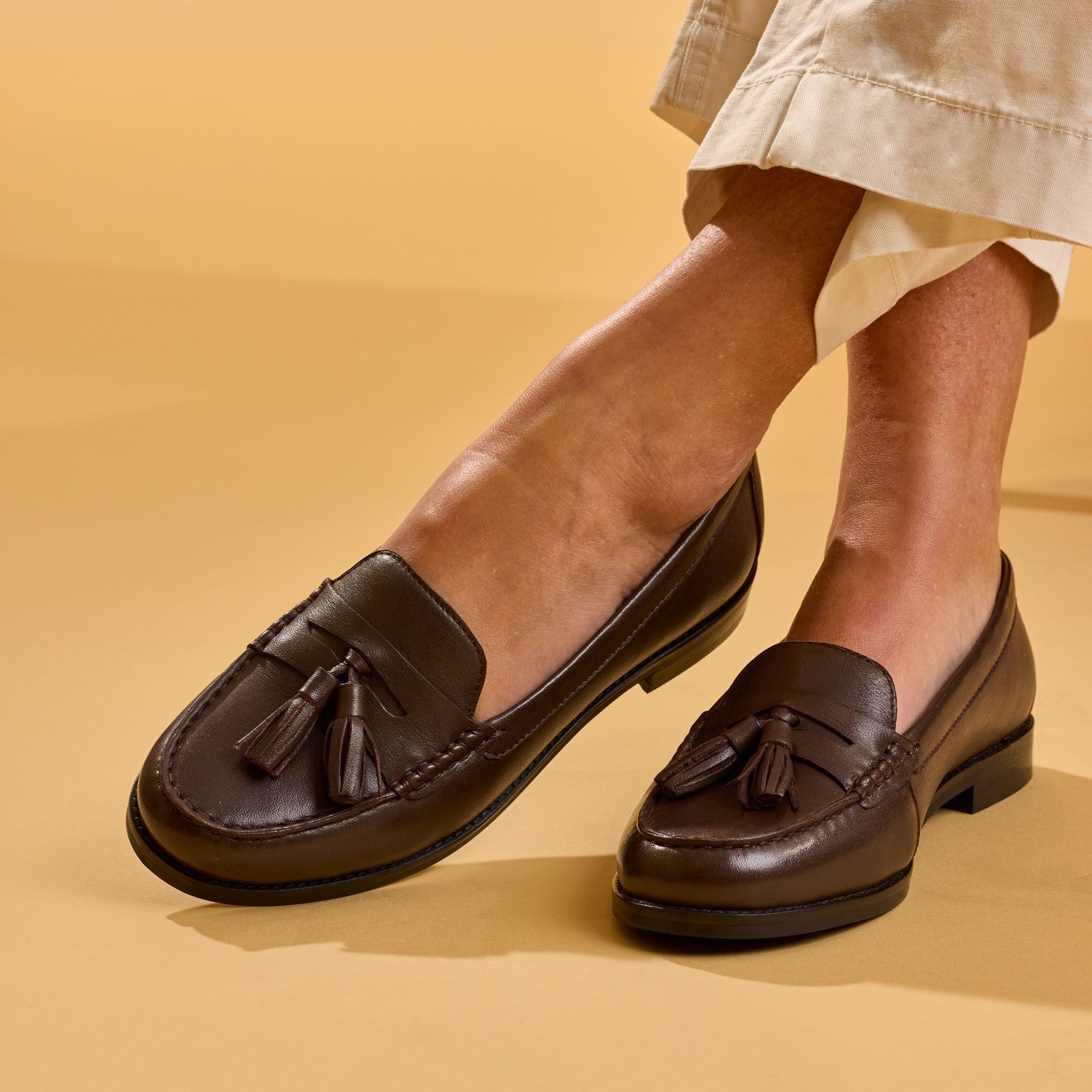 hush-puppies-connie-tassel-loafer-chocolate_7