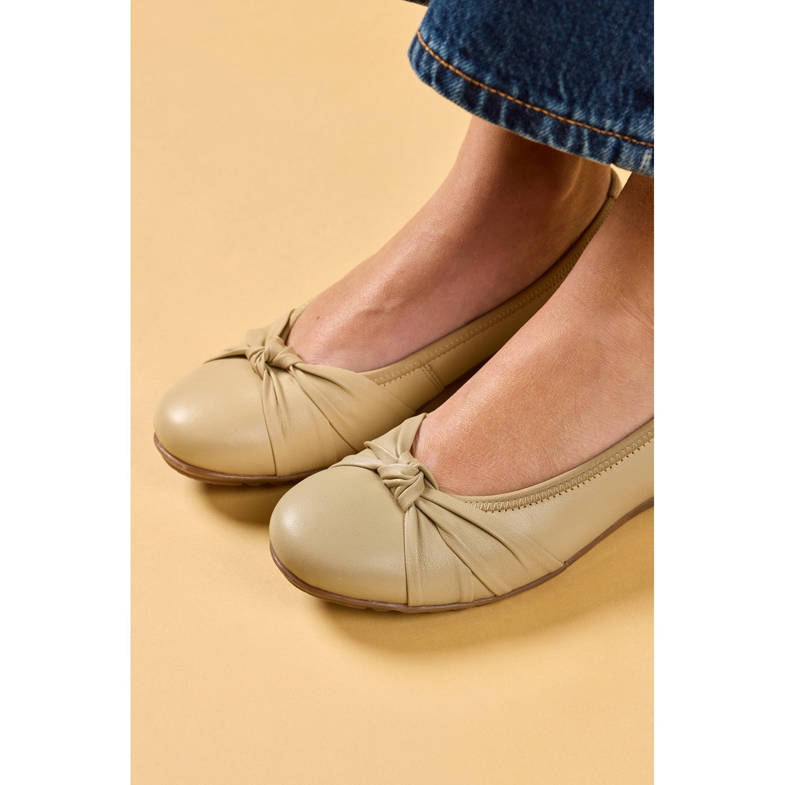 hush-puppies-lilith-knot-ballerina-cream_6