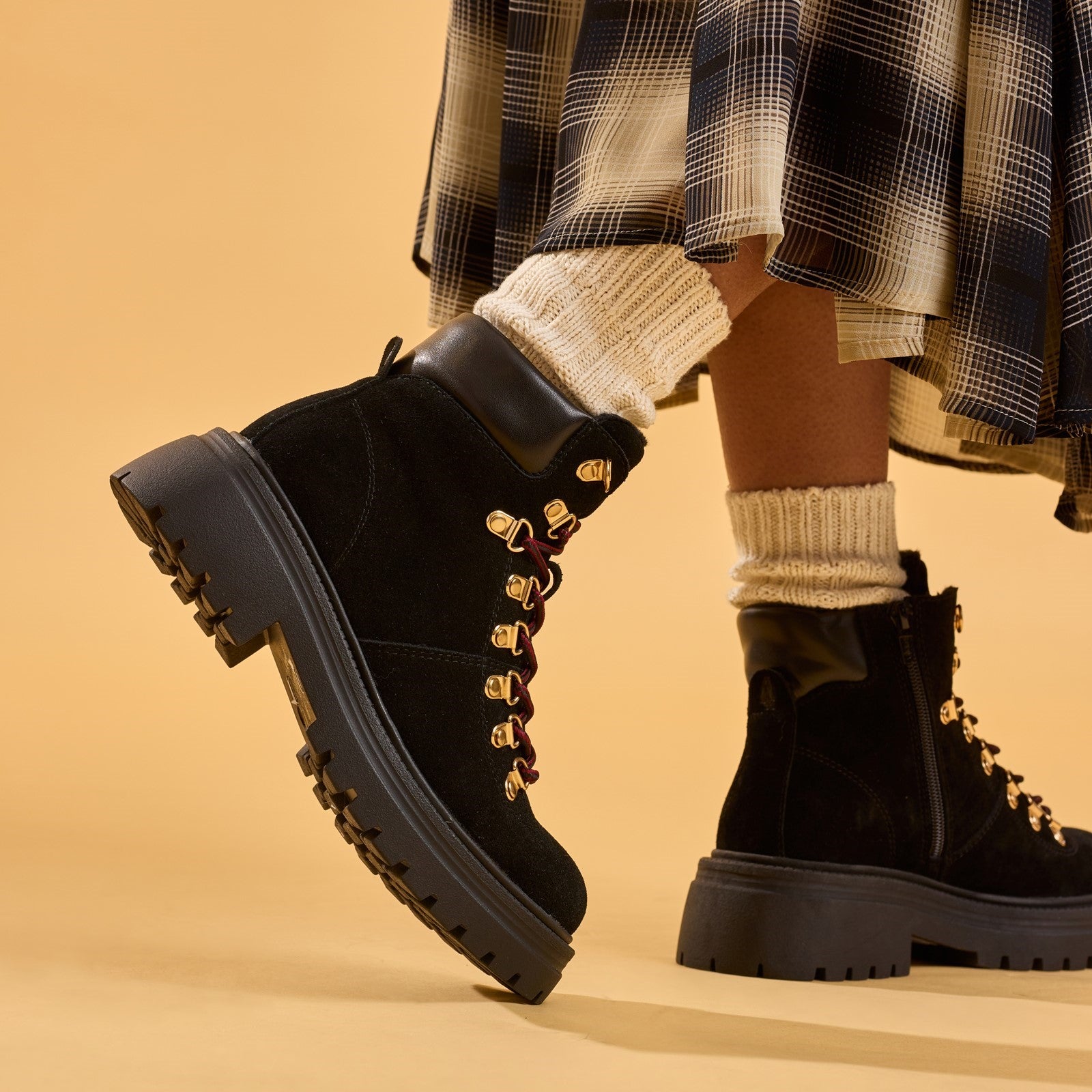 hush-puppies-robyn-hiker-boot-black_7