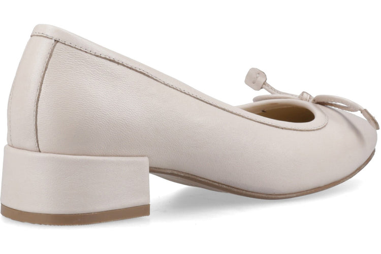 Hush Puppies Silvia Ivory Womens Shoes