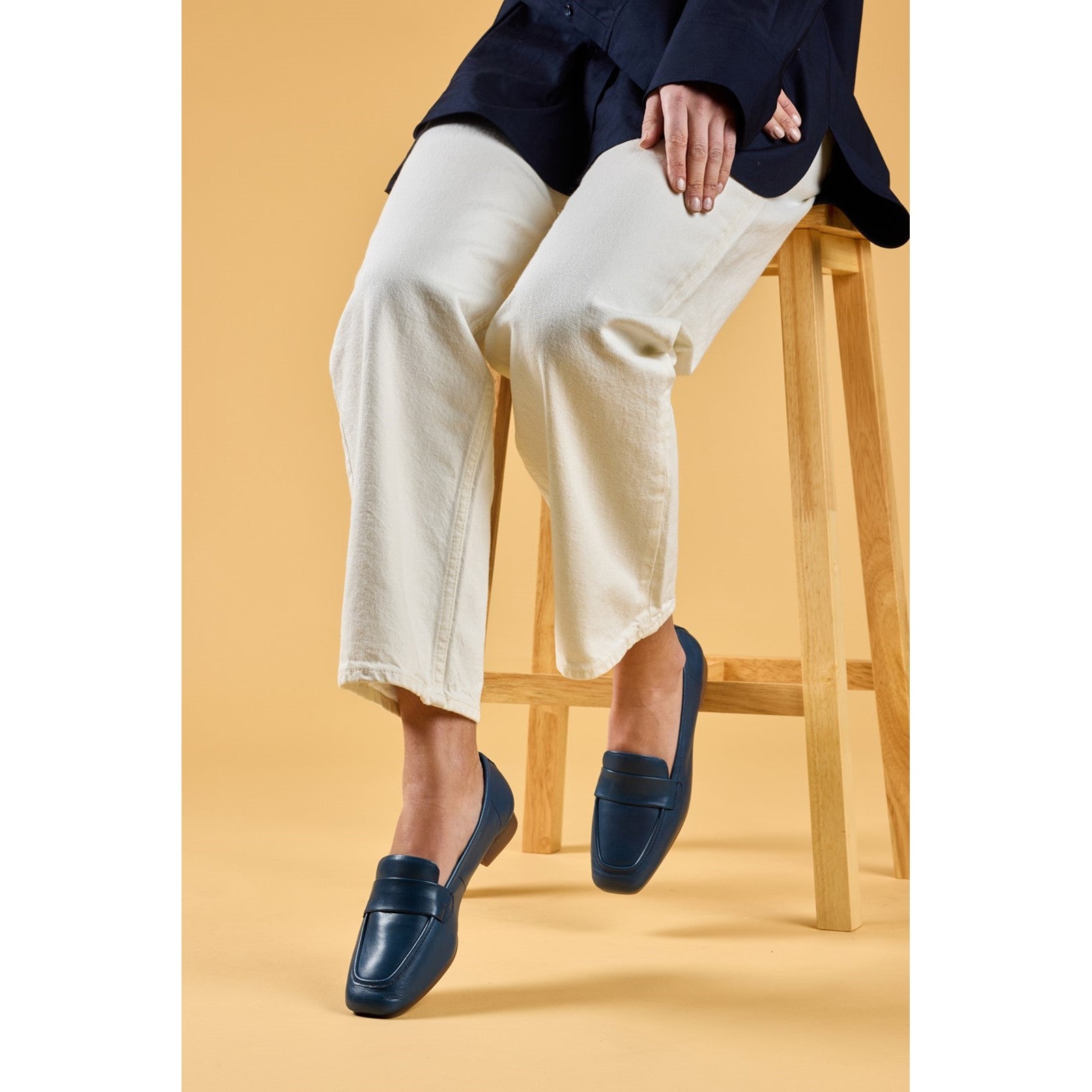 hush-puppies-sutton-loafer-navy_5