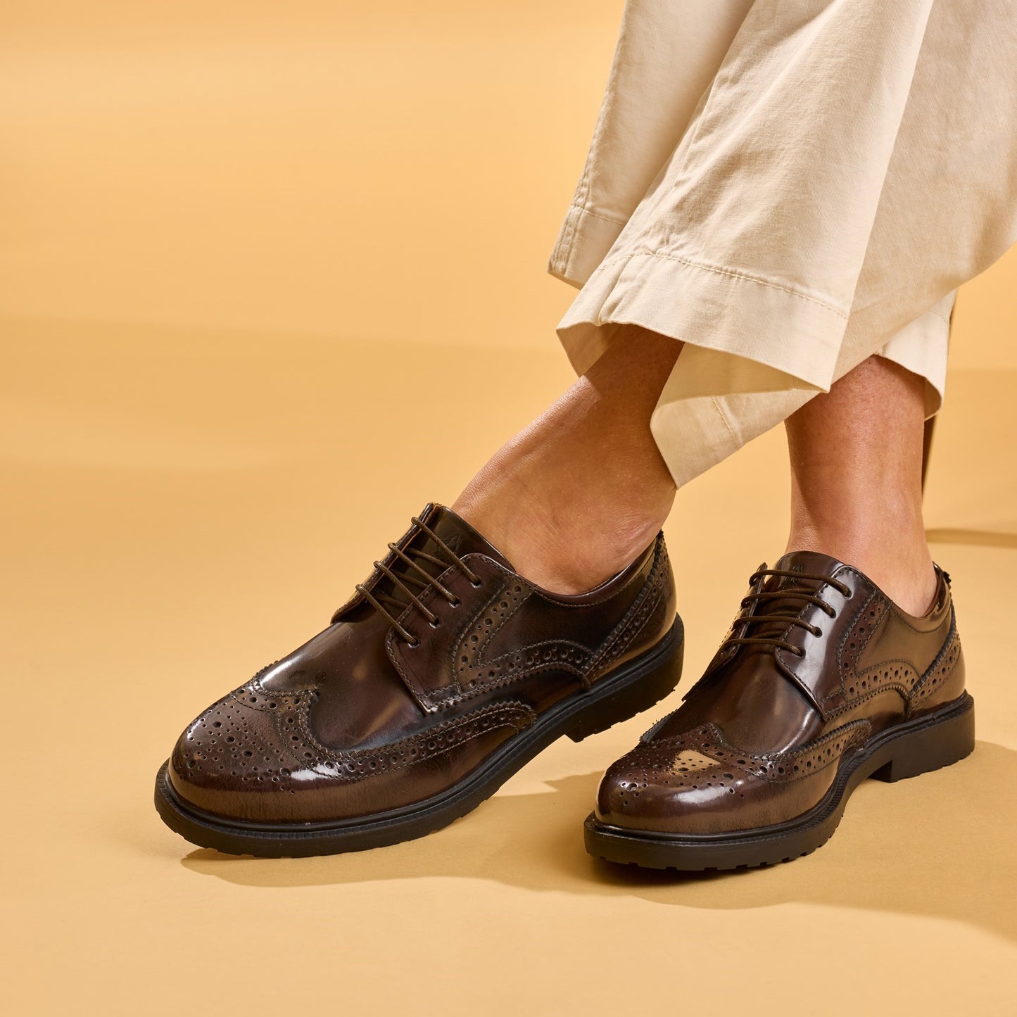 Hush Puppies Verity Hi-Shine Chocolate Womens Shoes