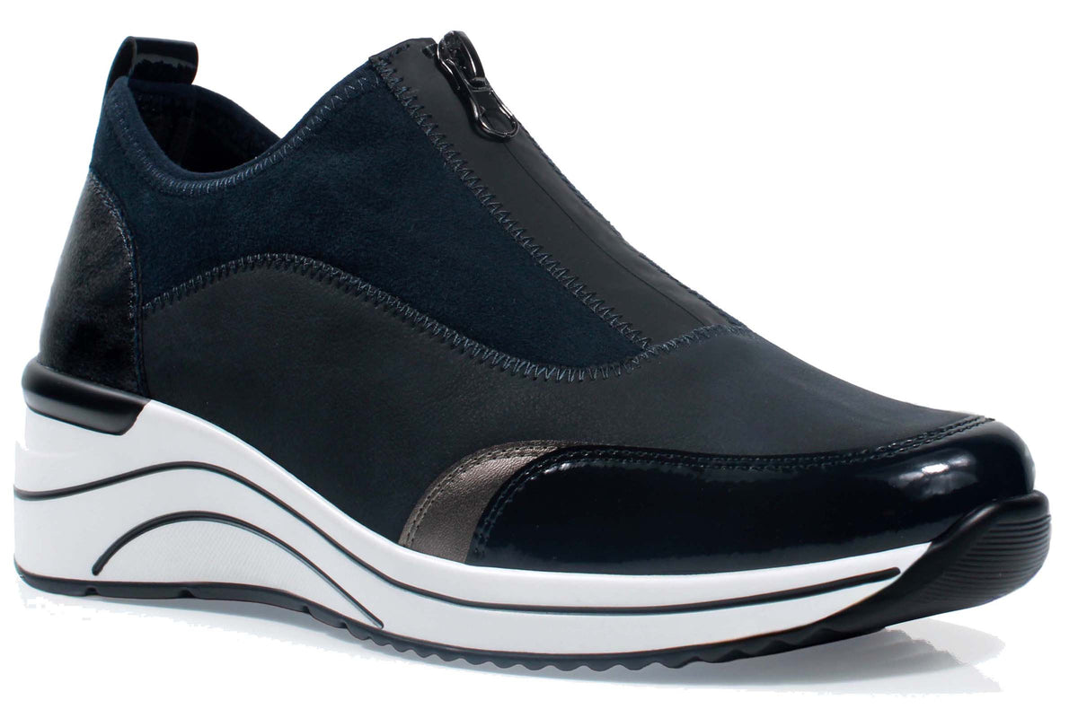 Susst Roxanne 26 Navy Womens Fashion Trainers