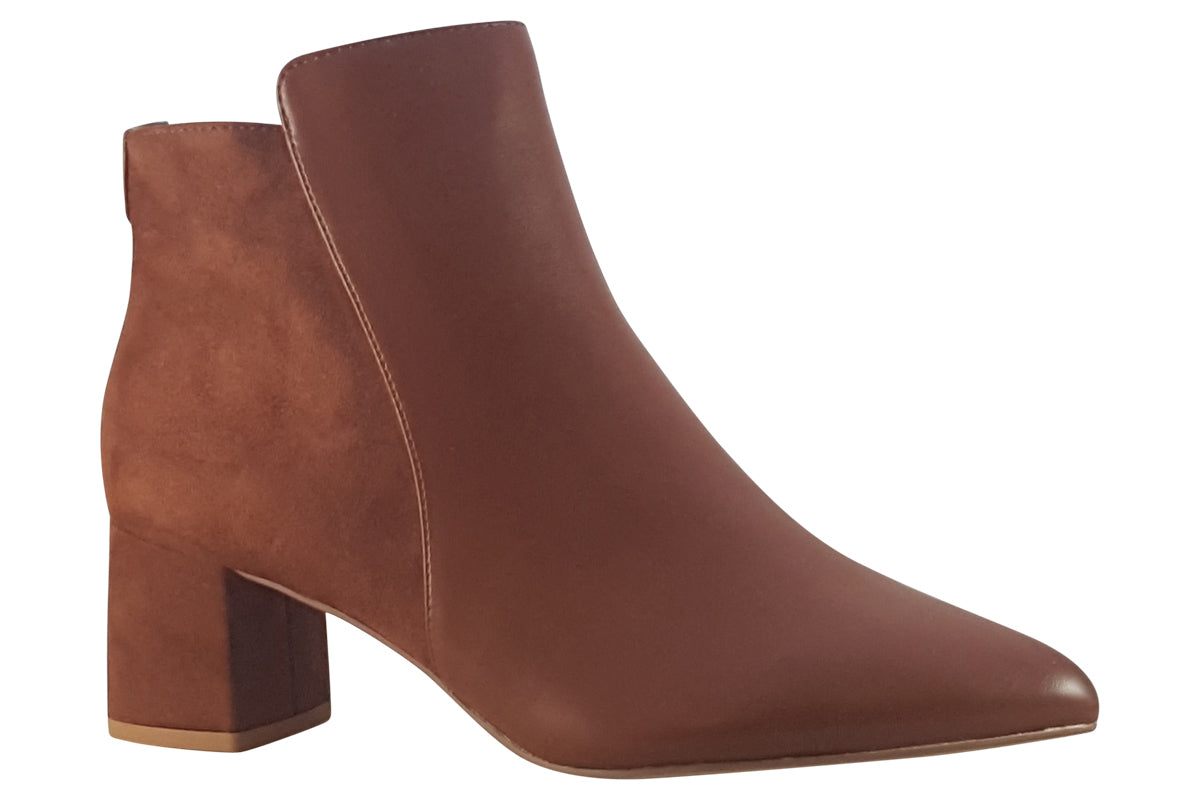 jana-appleby-cognac-womens-right