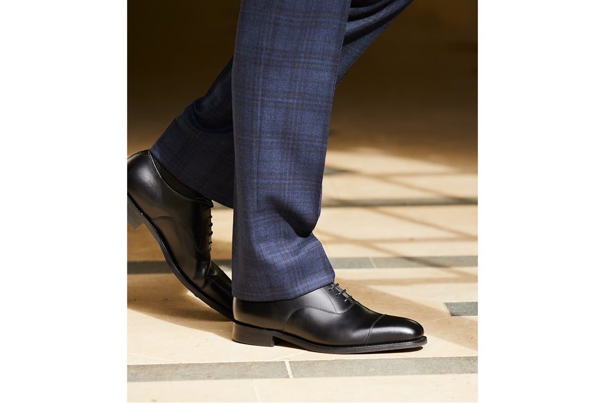 loake-aldwych-black-leather-sole-mens-shoe-lifestyle