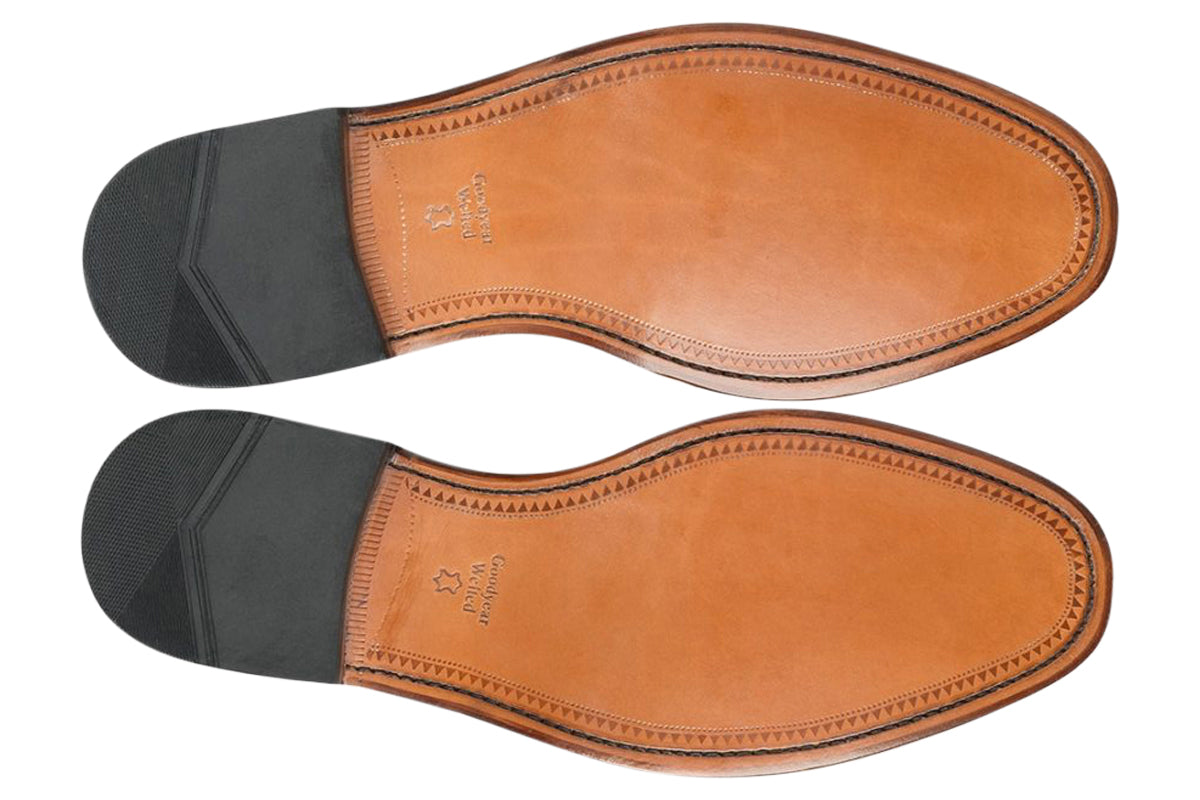 loake-royal-black-mens-shoes-sole