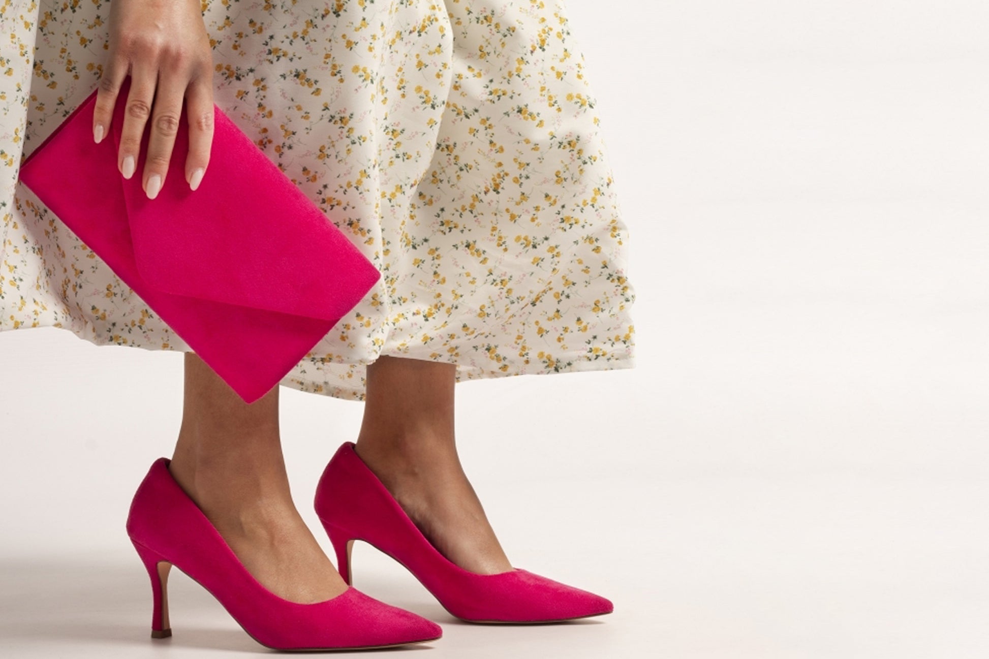 lunar-amy-fly002-womens-shoe-fuchsia-lifestyle-1