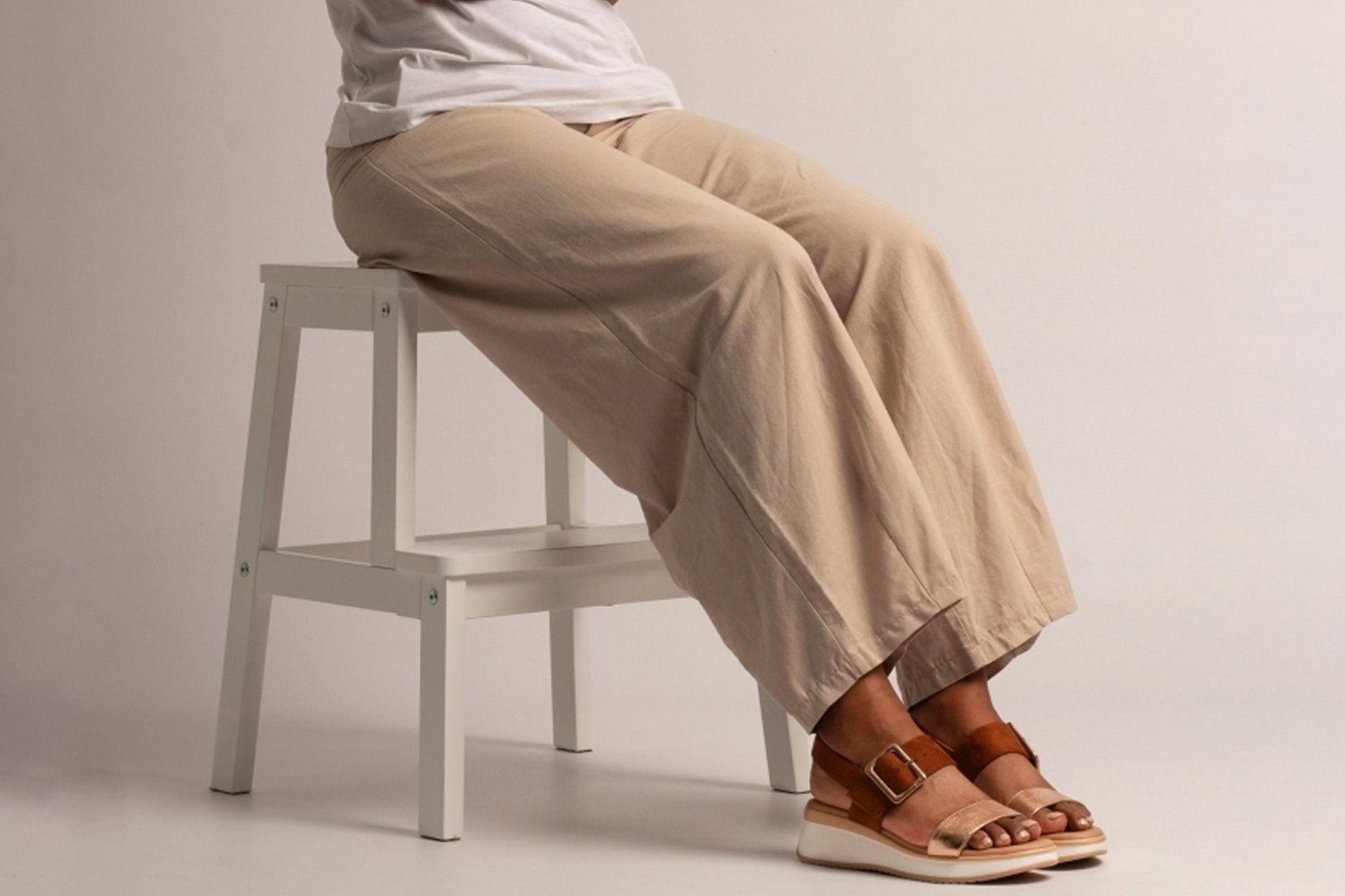 lunar-dion-jly250tn-womens-sandals-tan-lifestyle-1