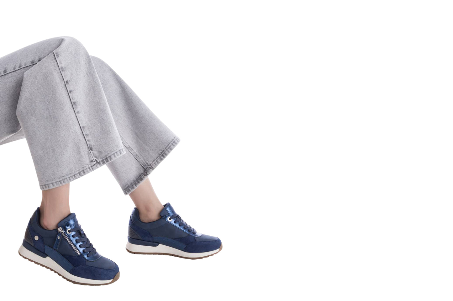 refresh chrissy 172959 womens trainers navy pair