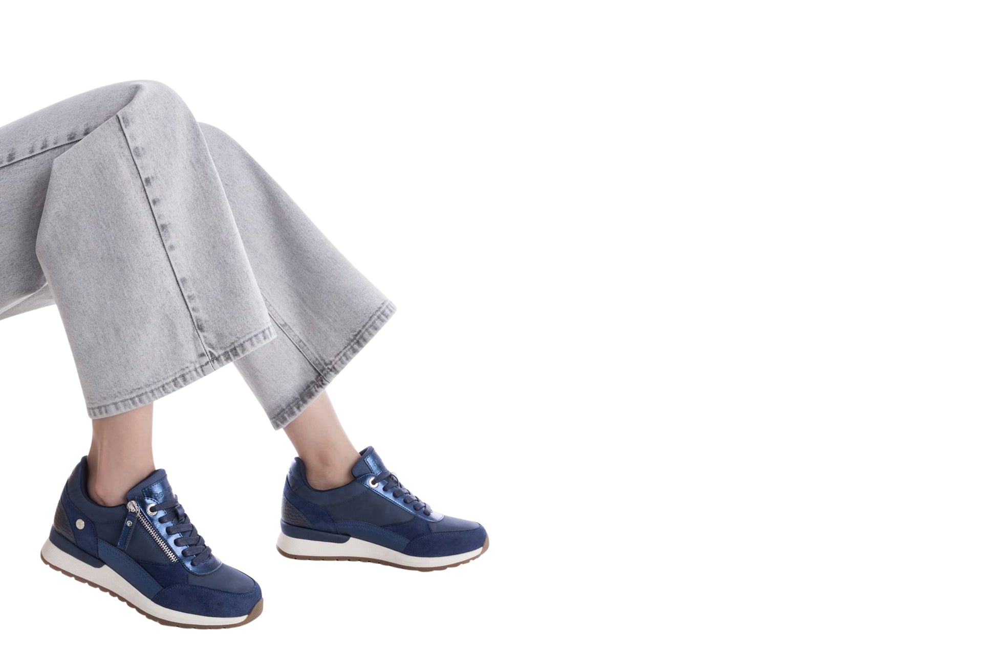 refresh-chrissy-172959-womens-trainers-navy-pair