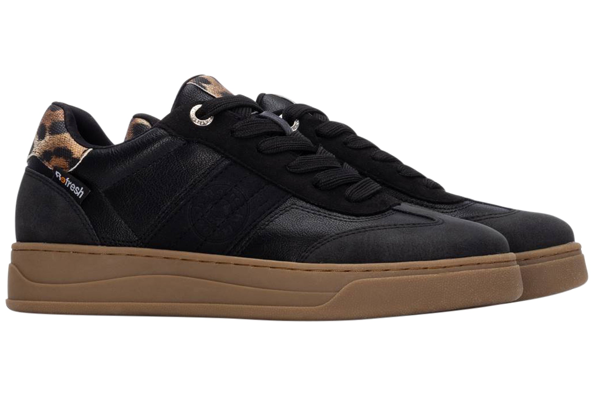 refresh-jupe-172954-womens-trainers-black-pair-right