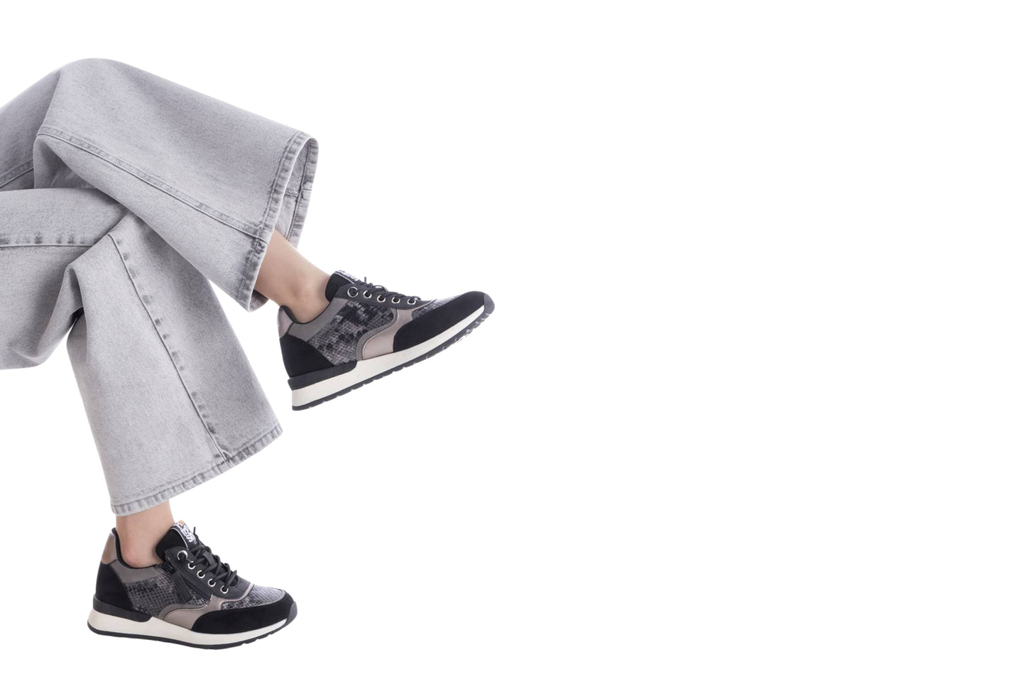 refresh oxford 172960 womens trainers black pair