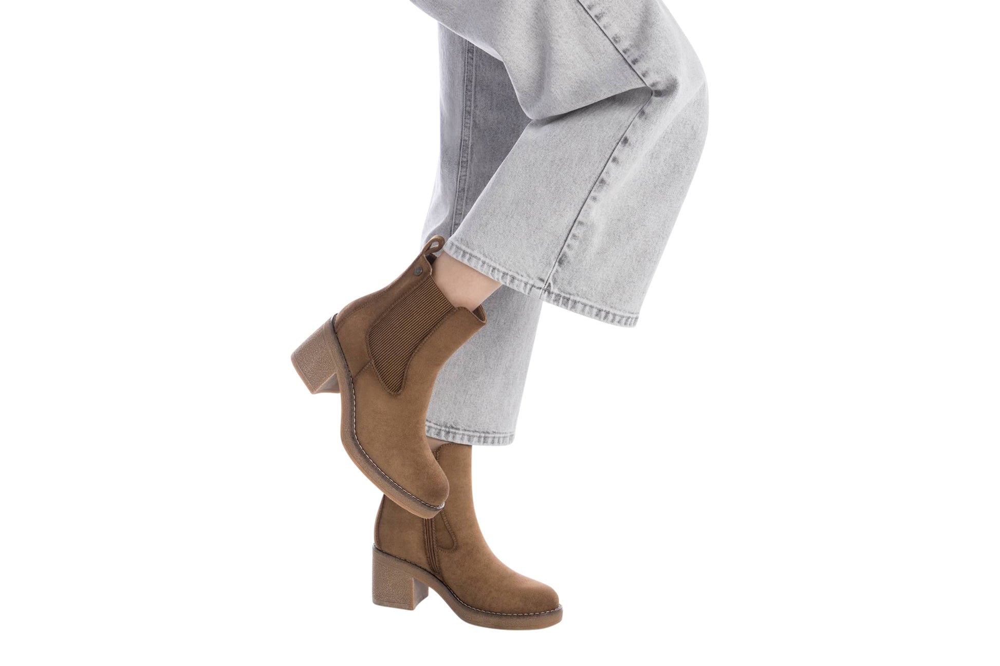 refresh-sabby-173039-womens-boots-taupe-pair