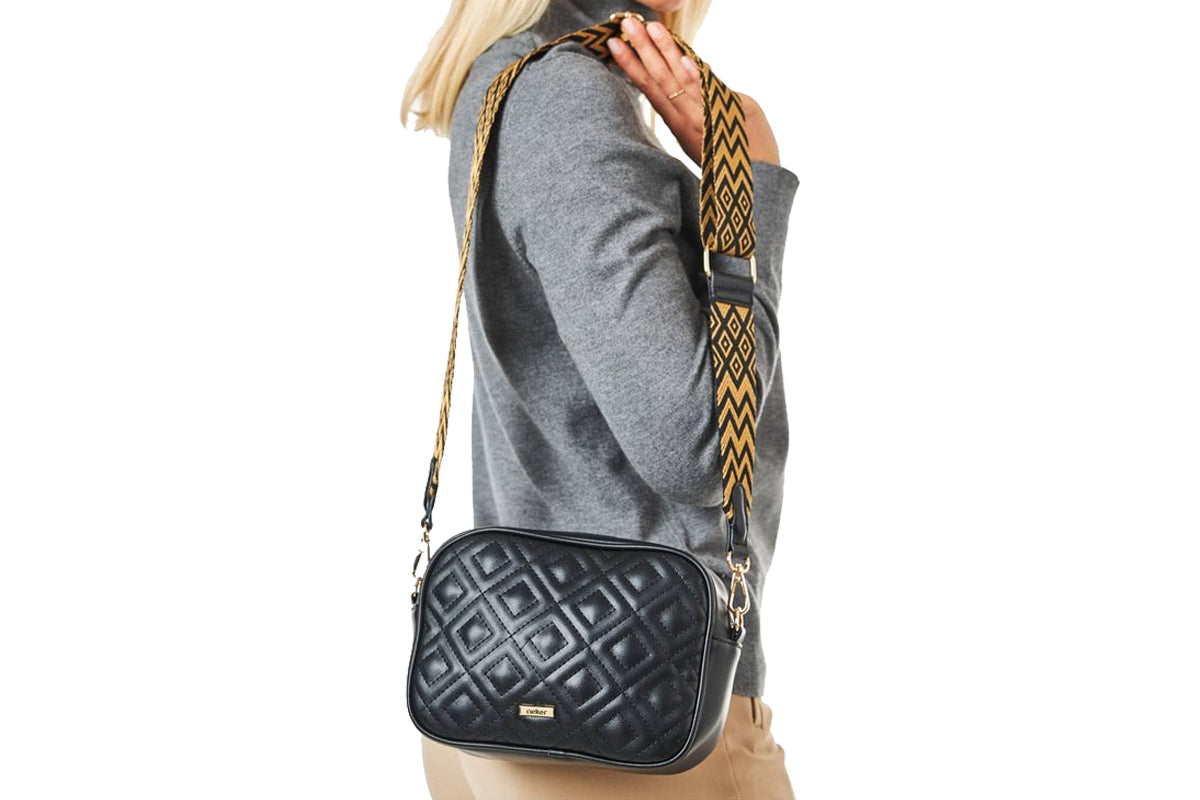 rieker-snoop-dog-handbag-h1500-black-lifestyle1