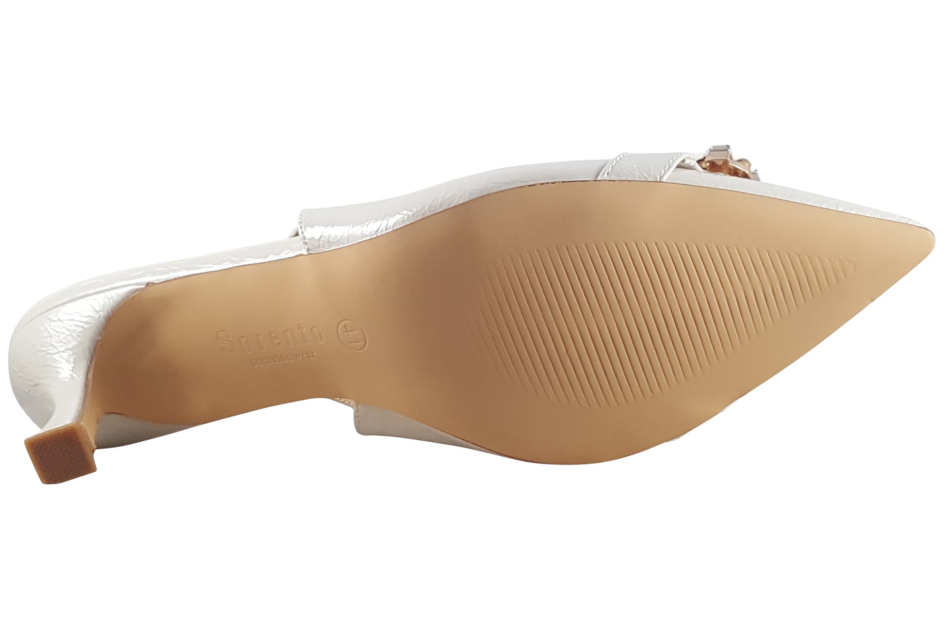 sorento-cottonwood-womens-shoes-cream-diamond-sole