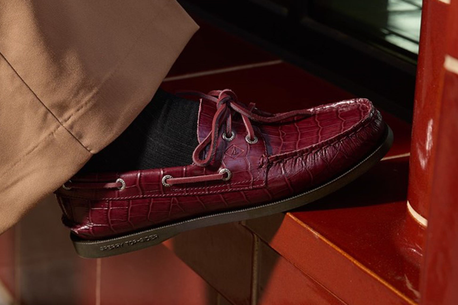 sperry-authentic-original-2-eye-boat-shoe-emb-croco-bordo_6