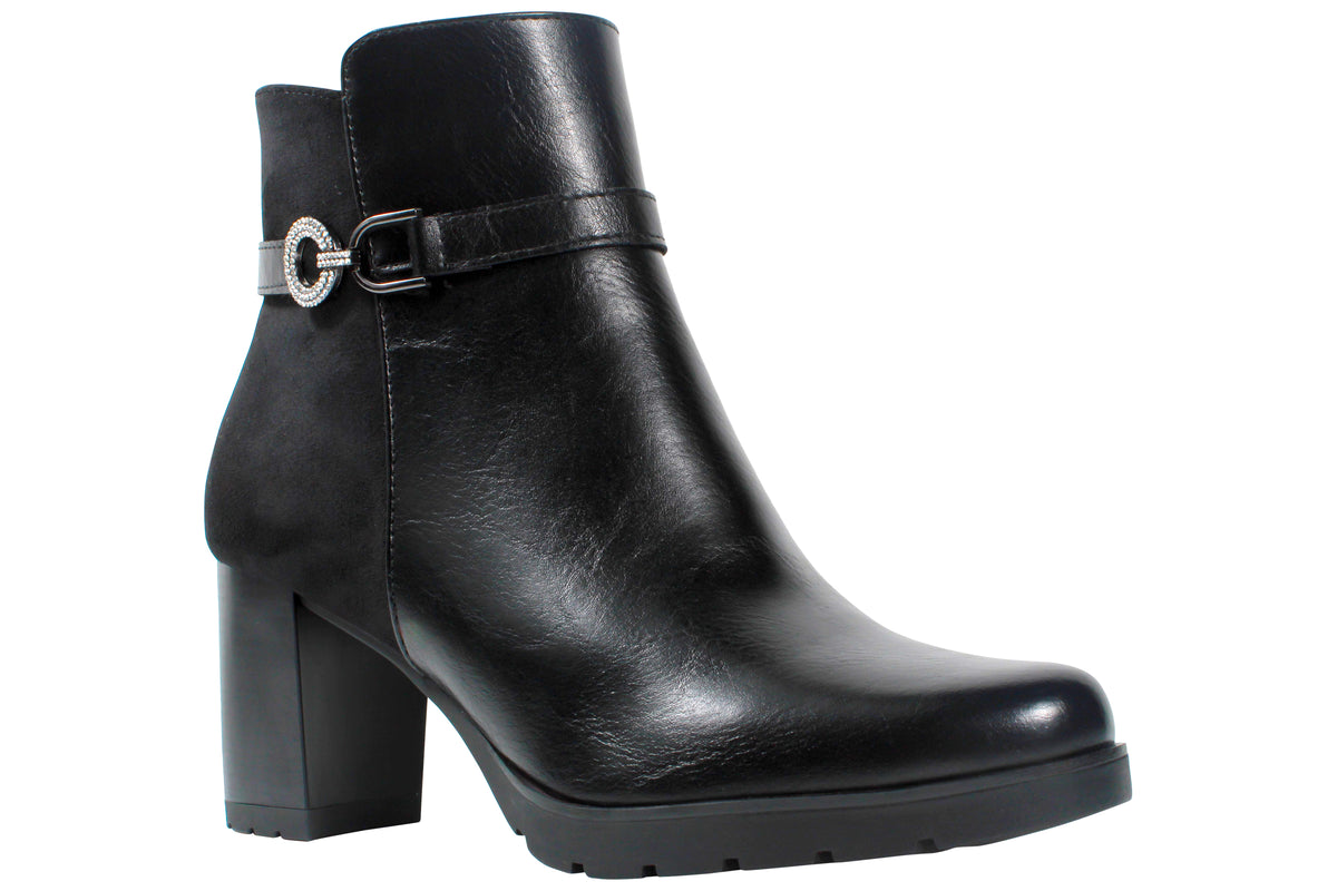 susst-hudson-26-womens-boots-black-right-angle