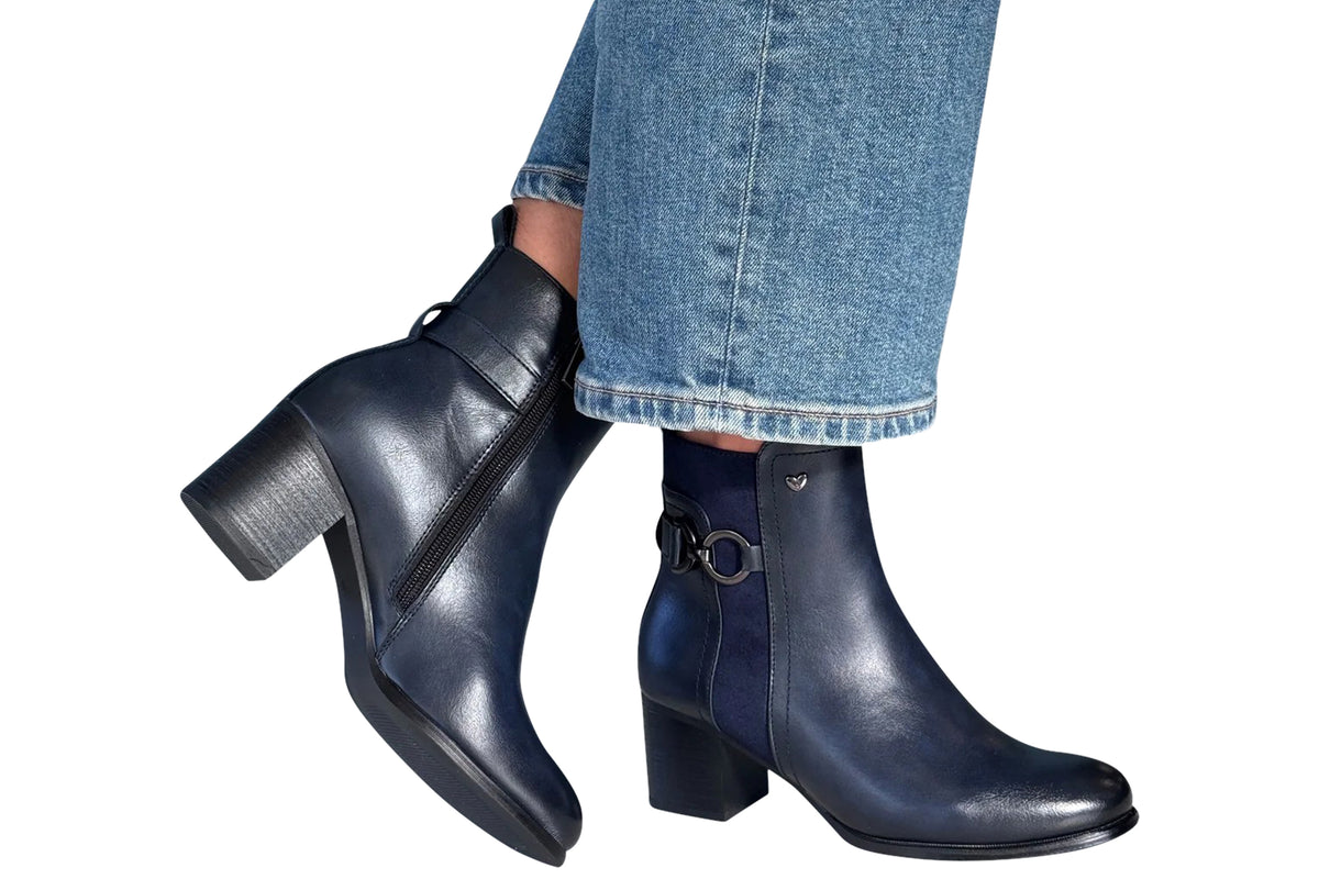 susst-suzy-26-womens-boots-dark-navy-lifestyle2
