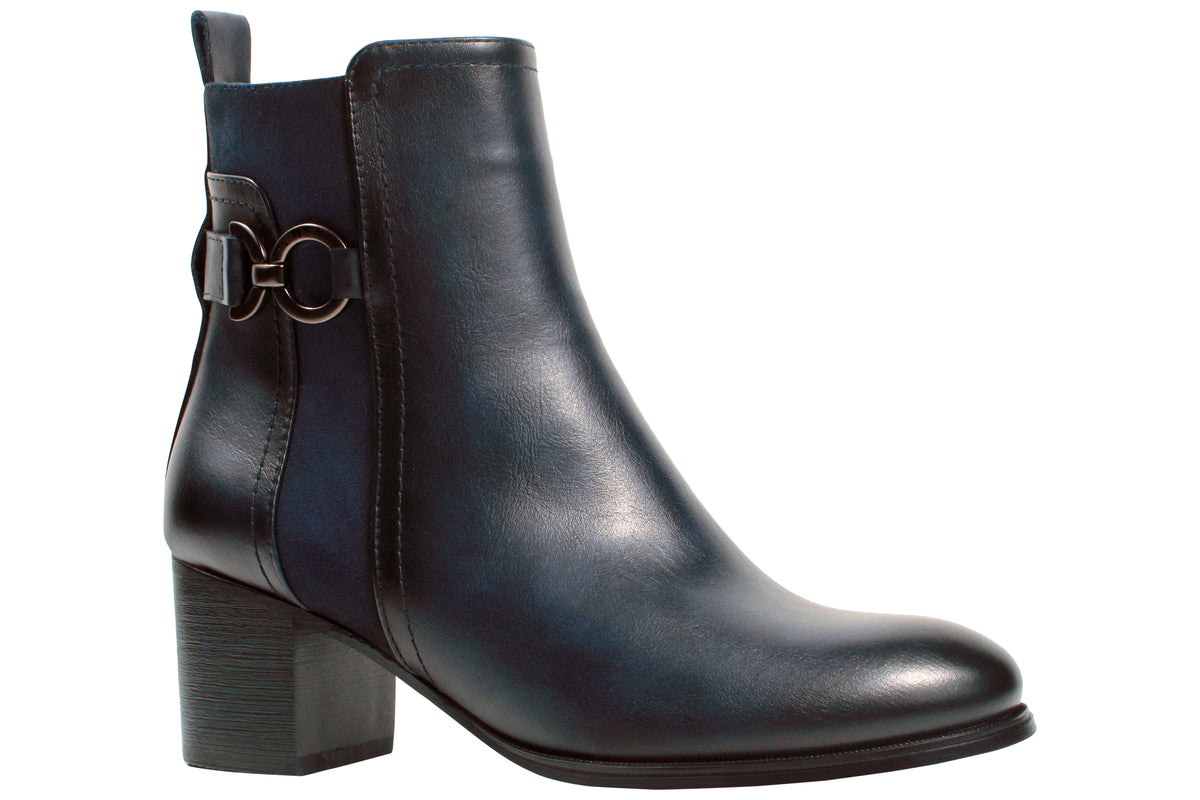 susst-suzy-26-womens-boots-dark-navy-right-angle