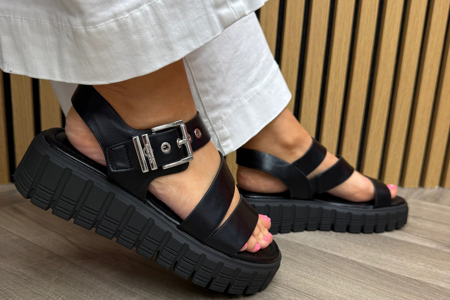 Tamaris Danny 28233-46 001 Black Womens Sandals