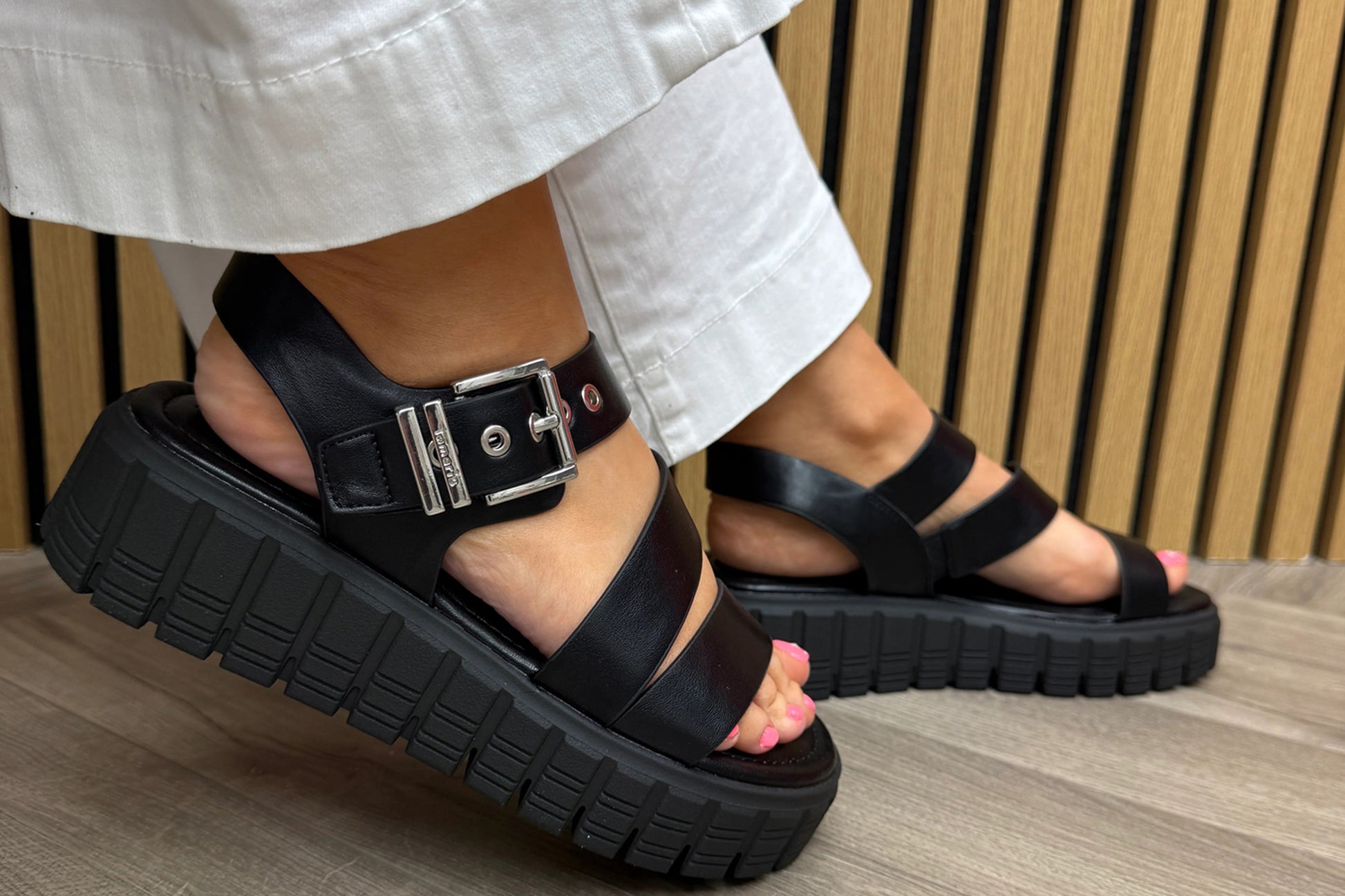 tamaris-danny-28233-46-001-womens-sandals-black-lifestyle