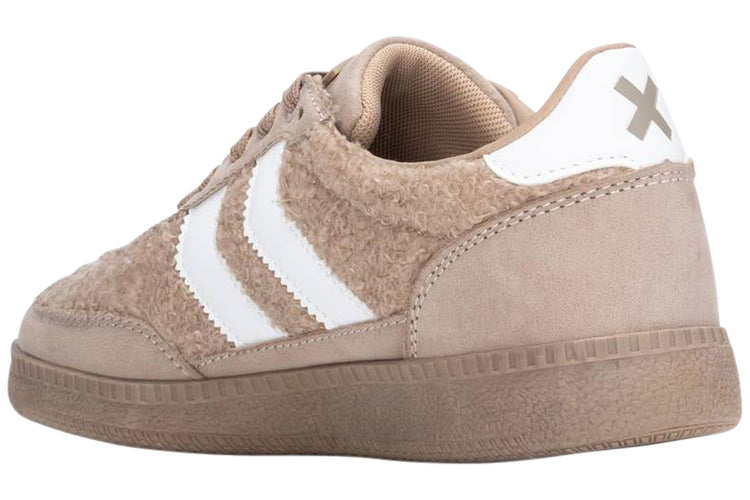 XTI Fluff 144734 Womens Fashion Trainers Beige