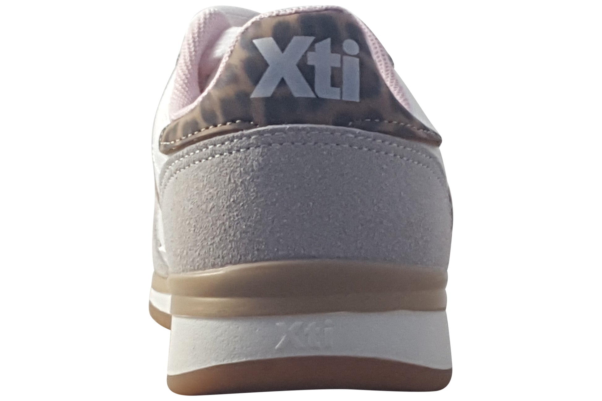 xti-patsy-153013-girls-trainers-white-leopard-back