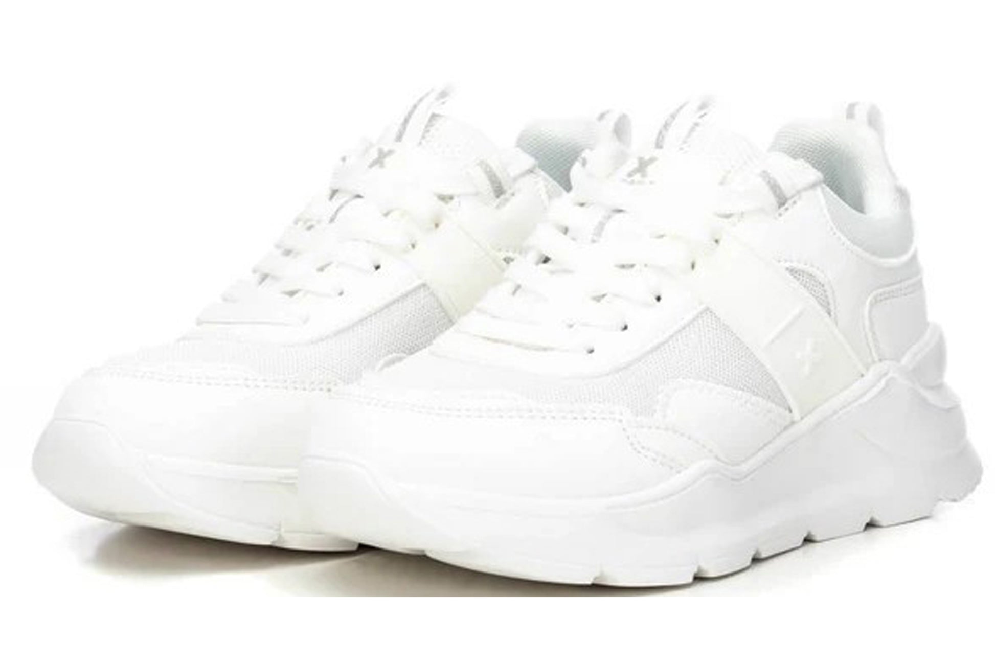 xti-roxy-151147-girls-trainers-white-left-pair