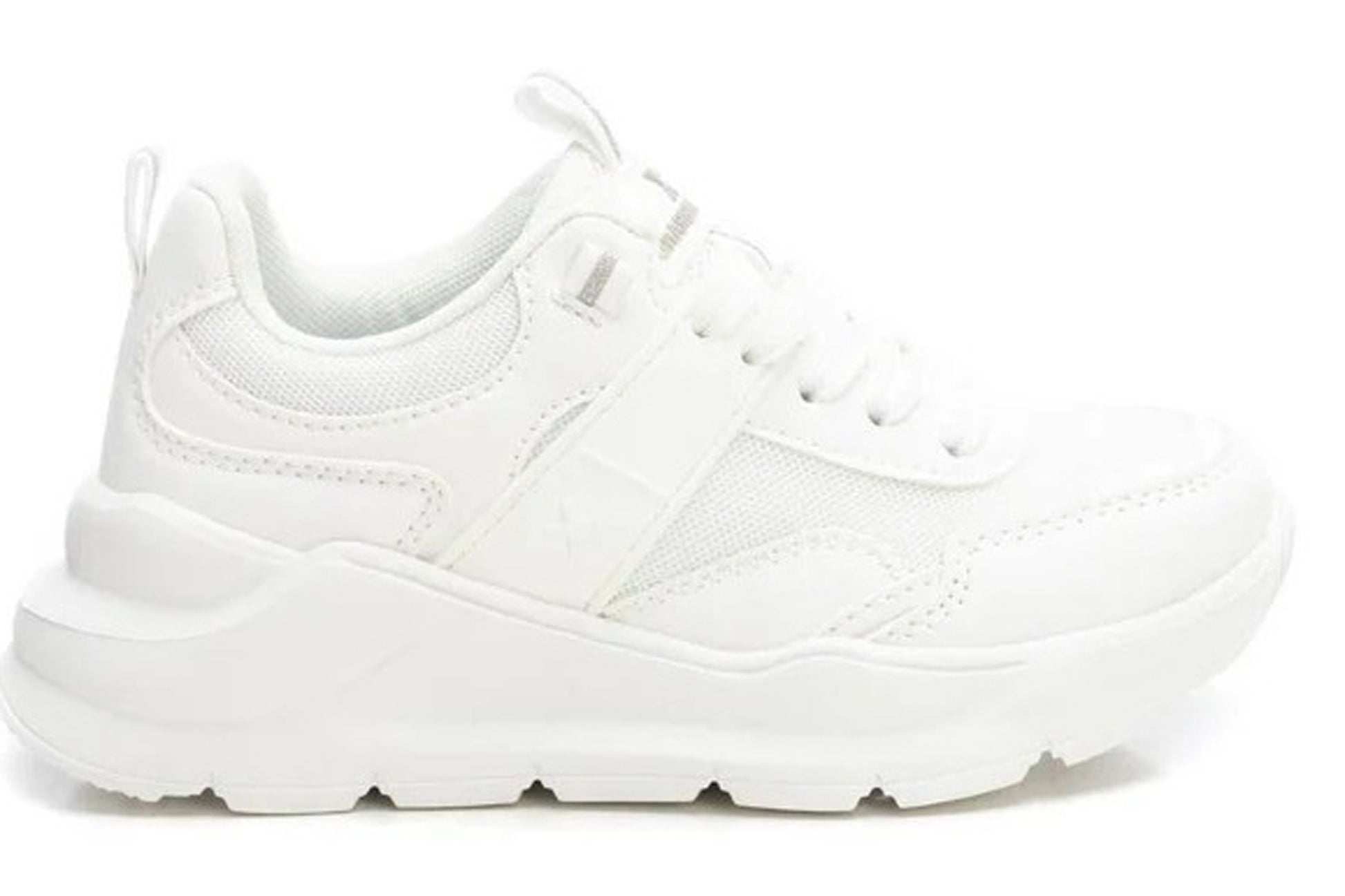 xti-roxy-151147-girls-trainers-white-right-flat