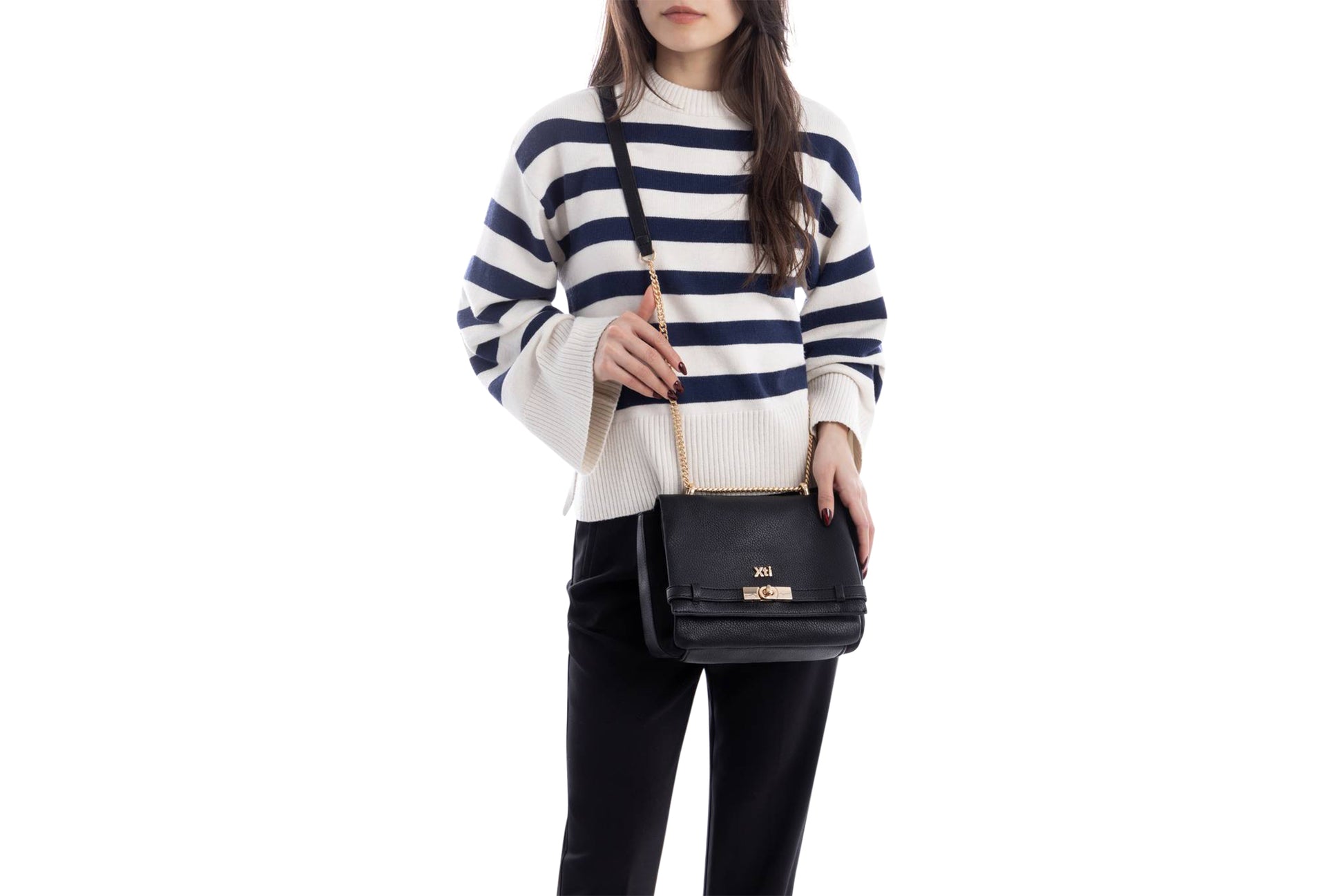 xti-tubby-bag-184522-black-lifestyle